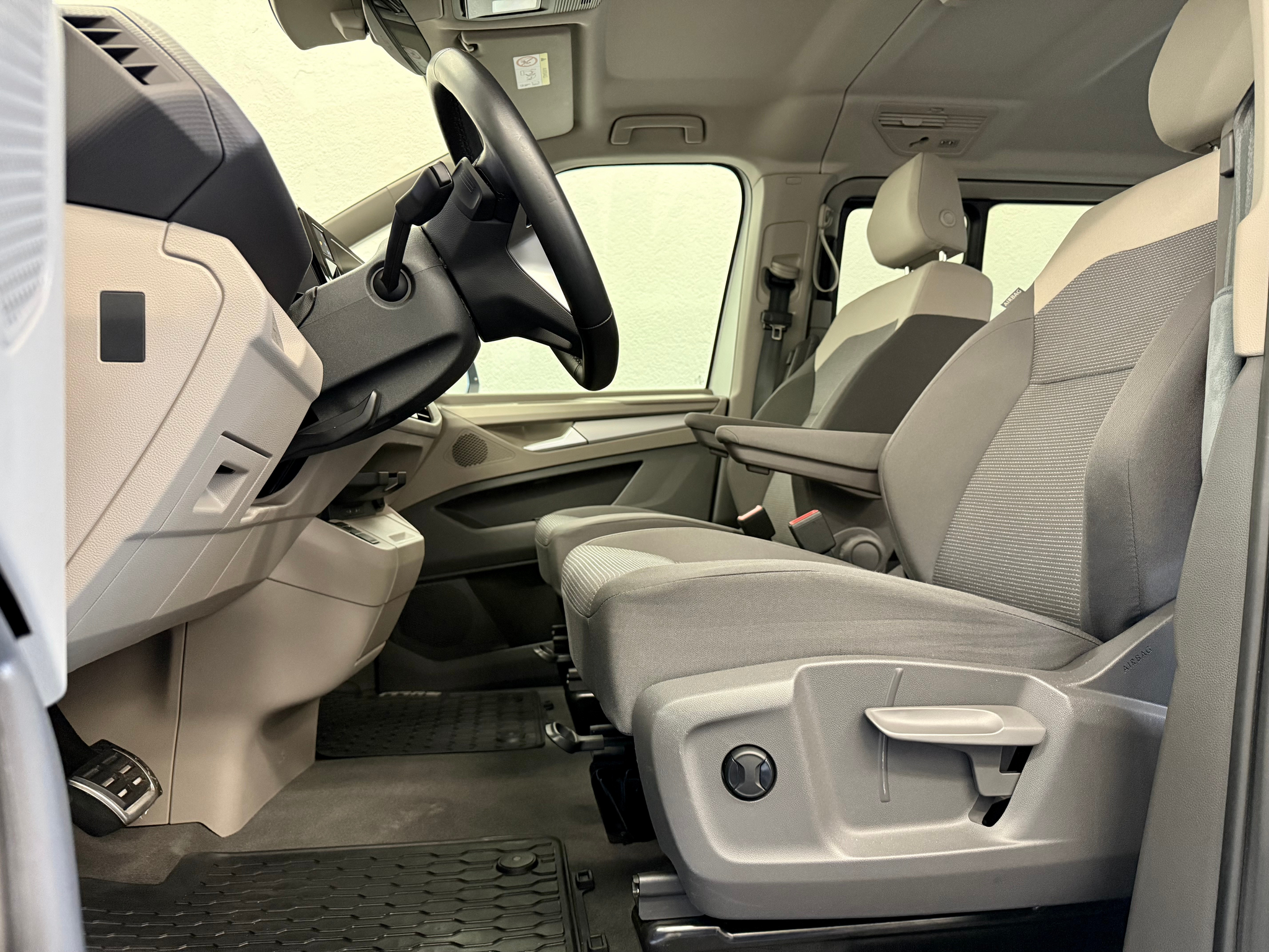 listing desktop thumbnail image 11