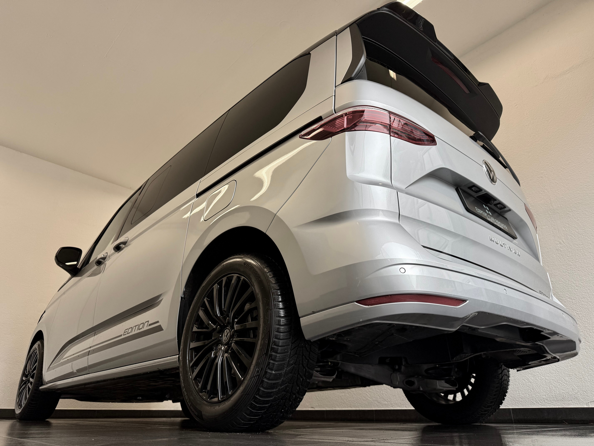 listing desktop thumbnail image 9