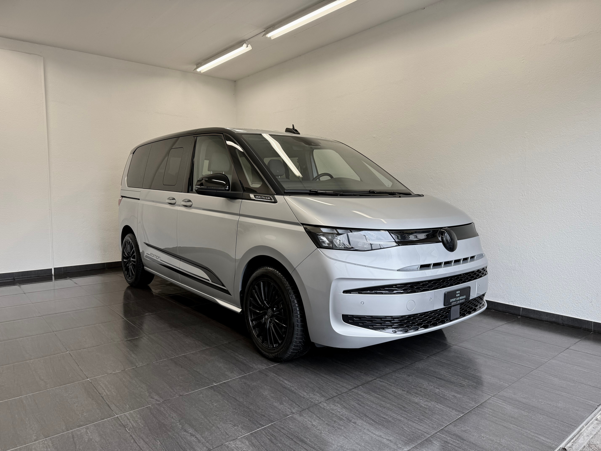 listing desktop thumbnail image 2