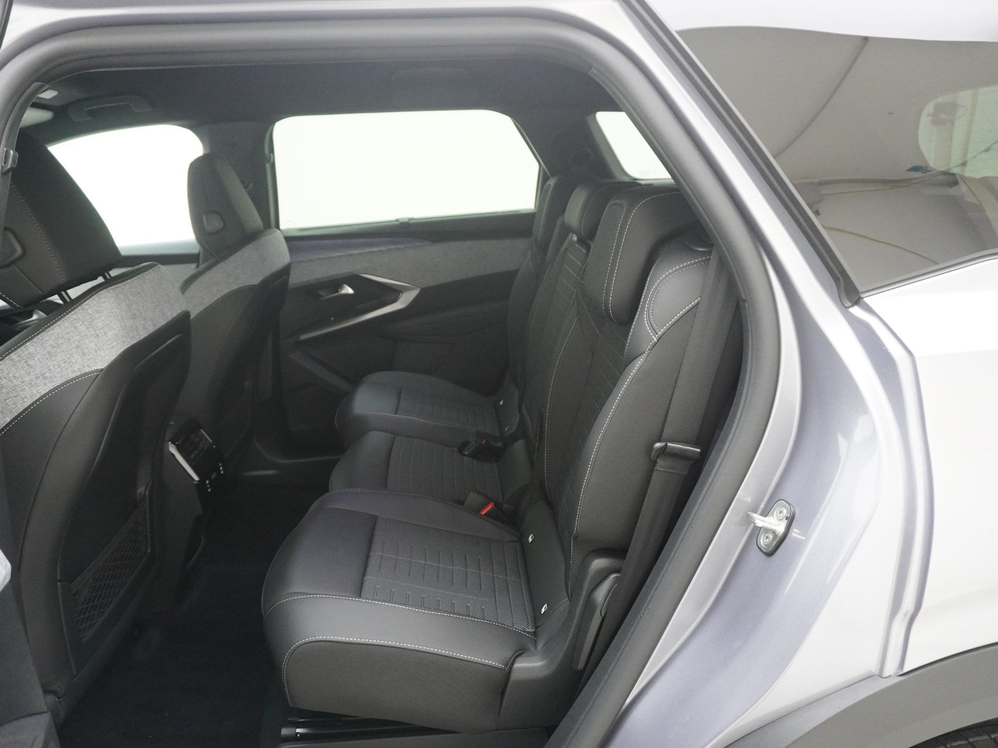 listing desktop thumbnail image 13