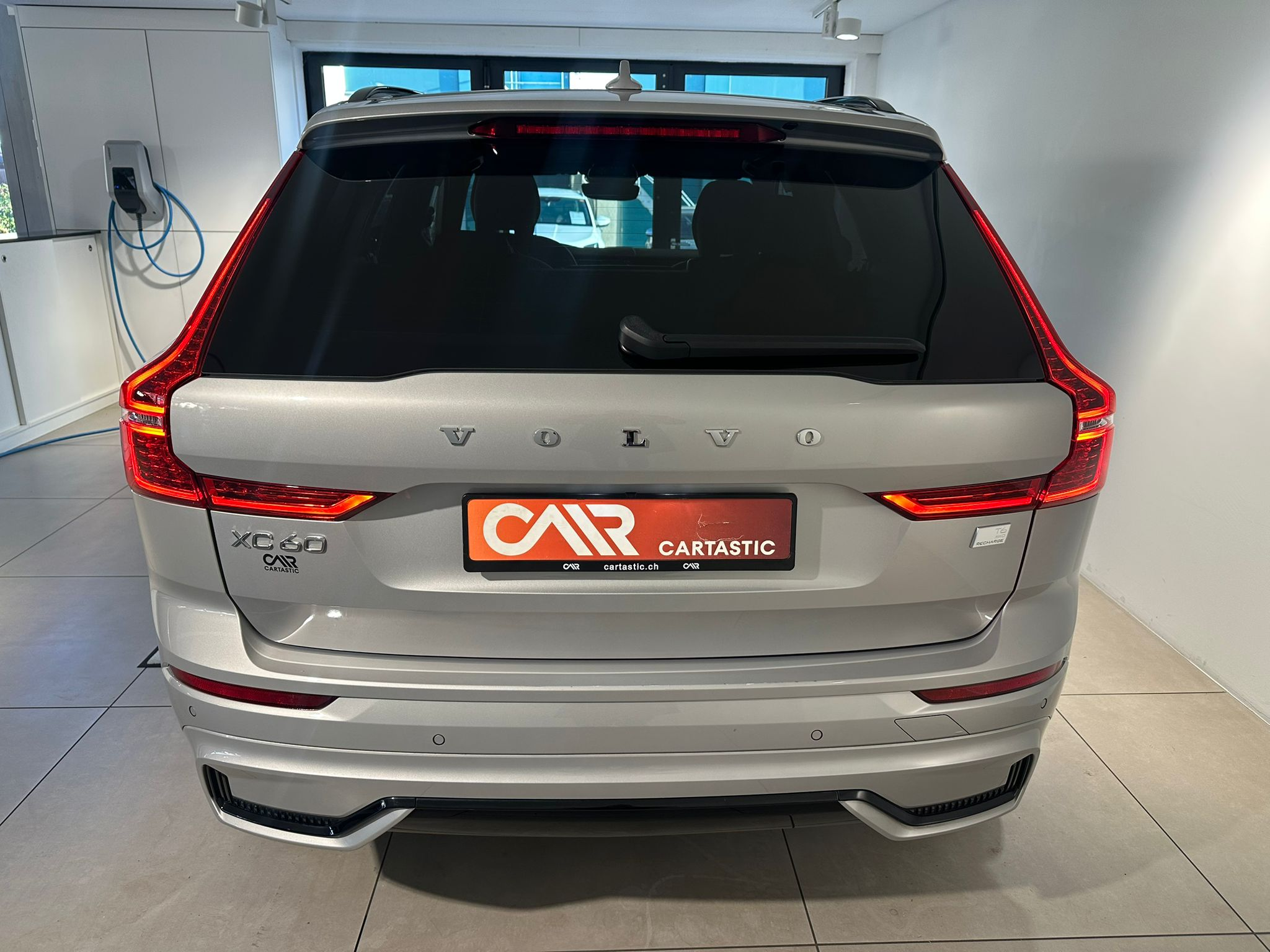 listing desktop thumbnail image 3