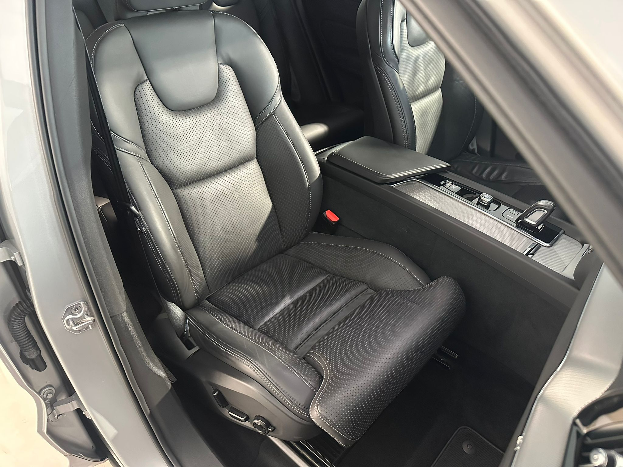 listing desktop thumbnail image 6