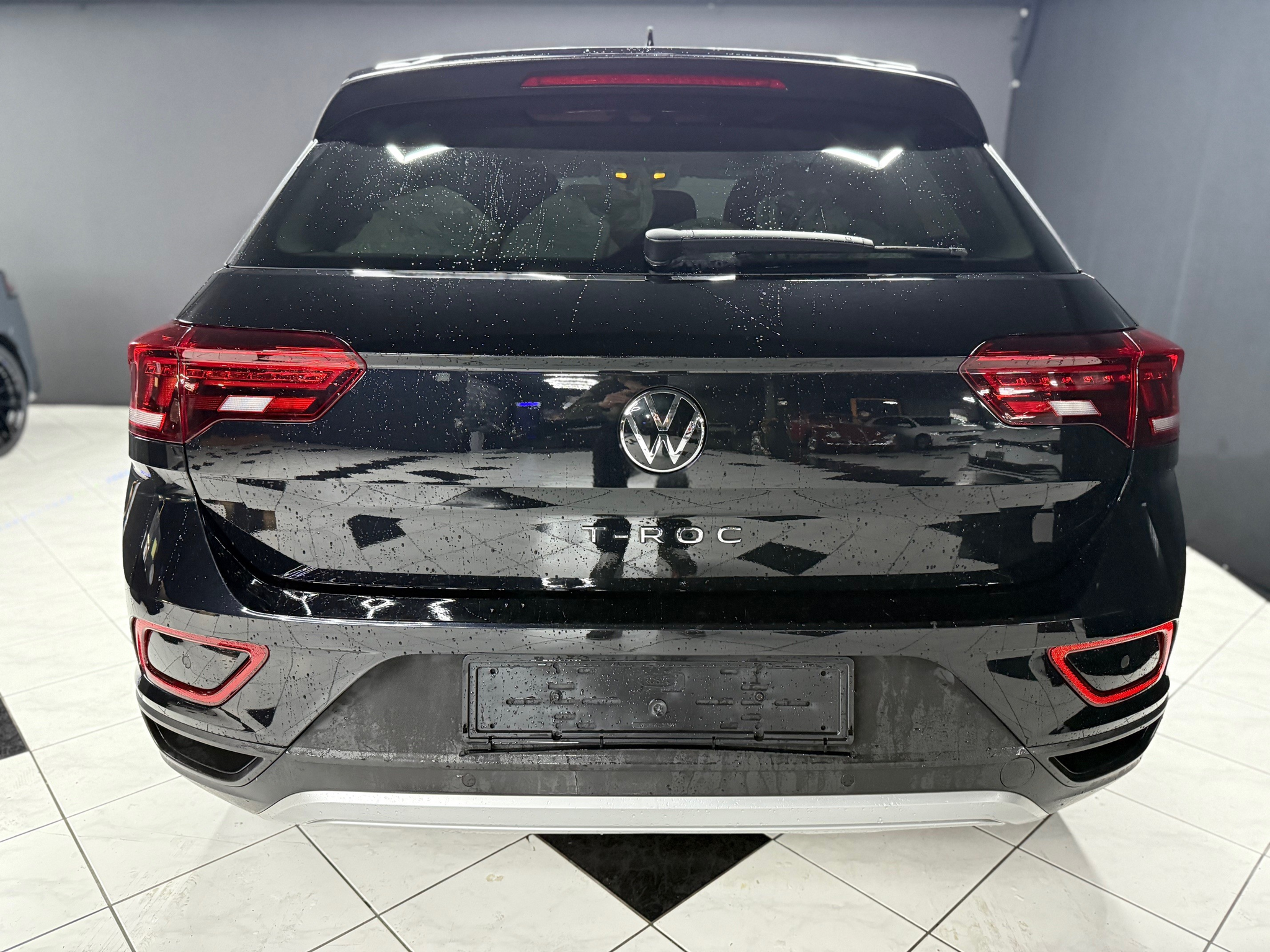 listing desktop thumbnail image 4