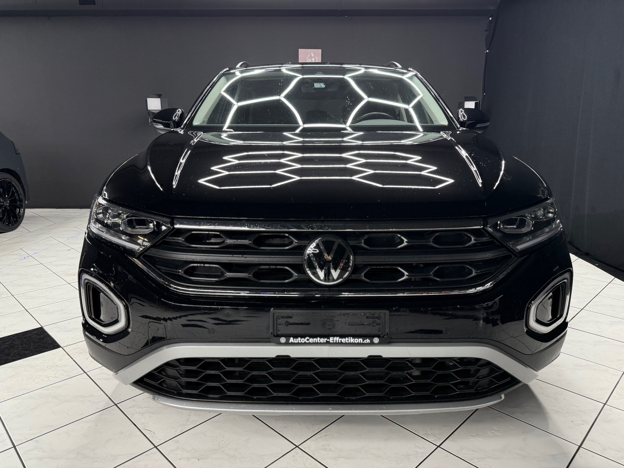 listing desktop thumbnail image 2