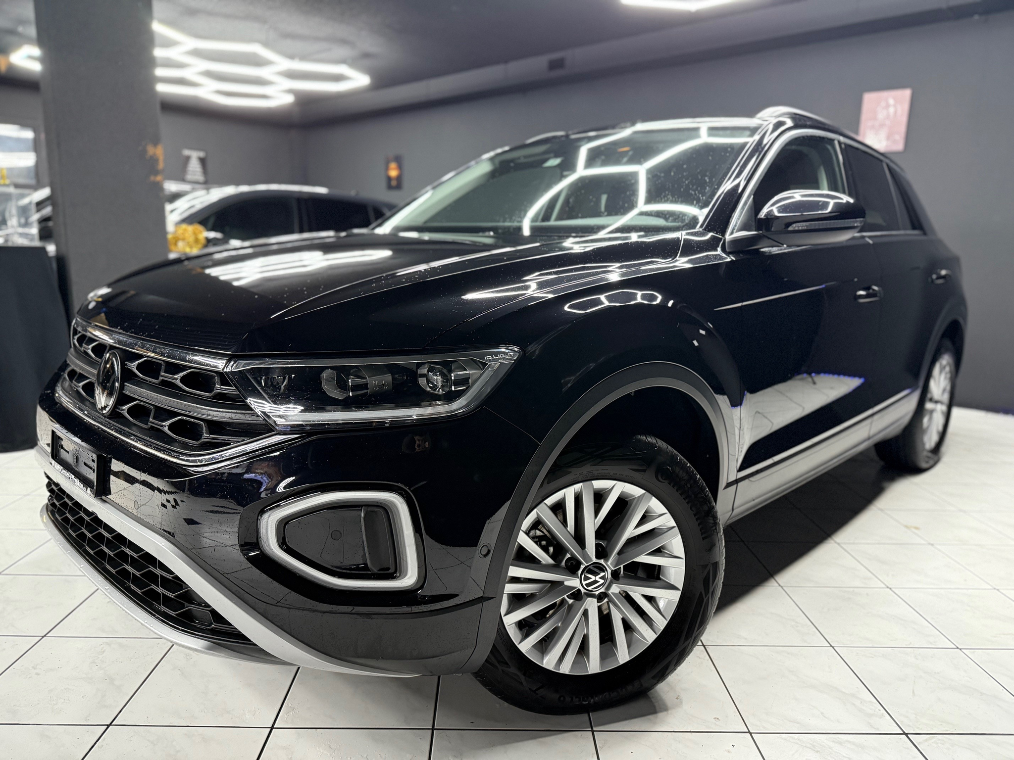 listing desktop thumbnail image 1