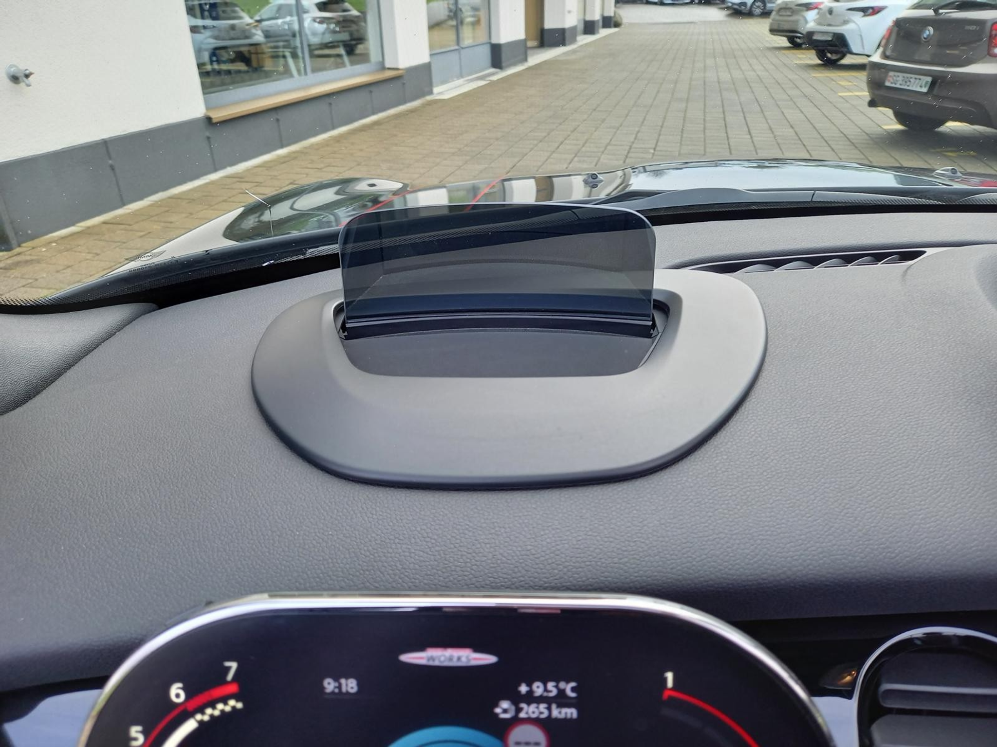 listing desktop thumbnail image 9