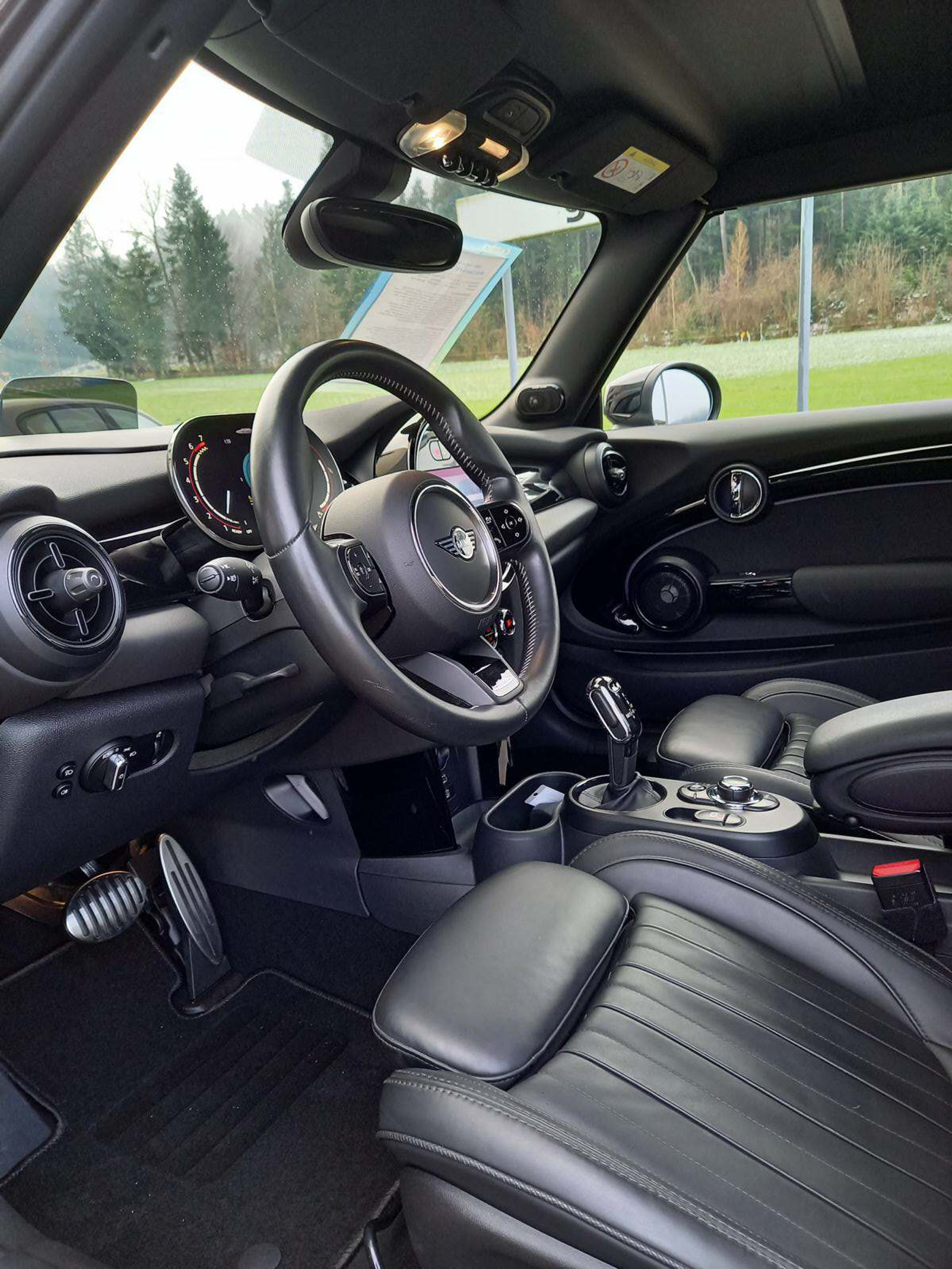 listing desktop thumbnail image 11