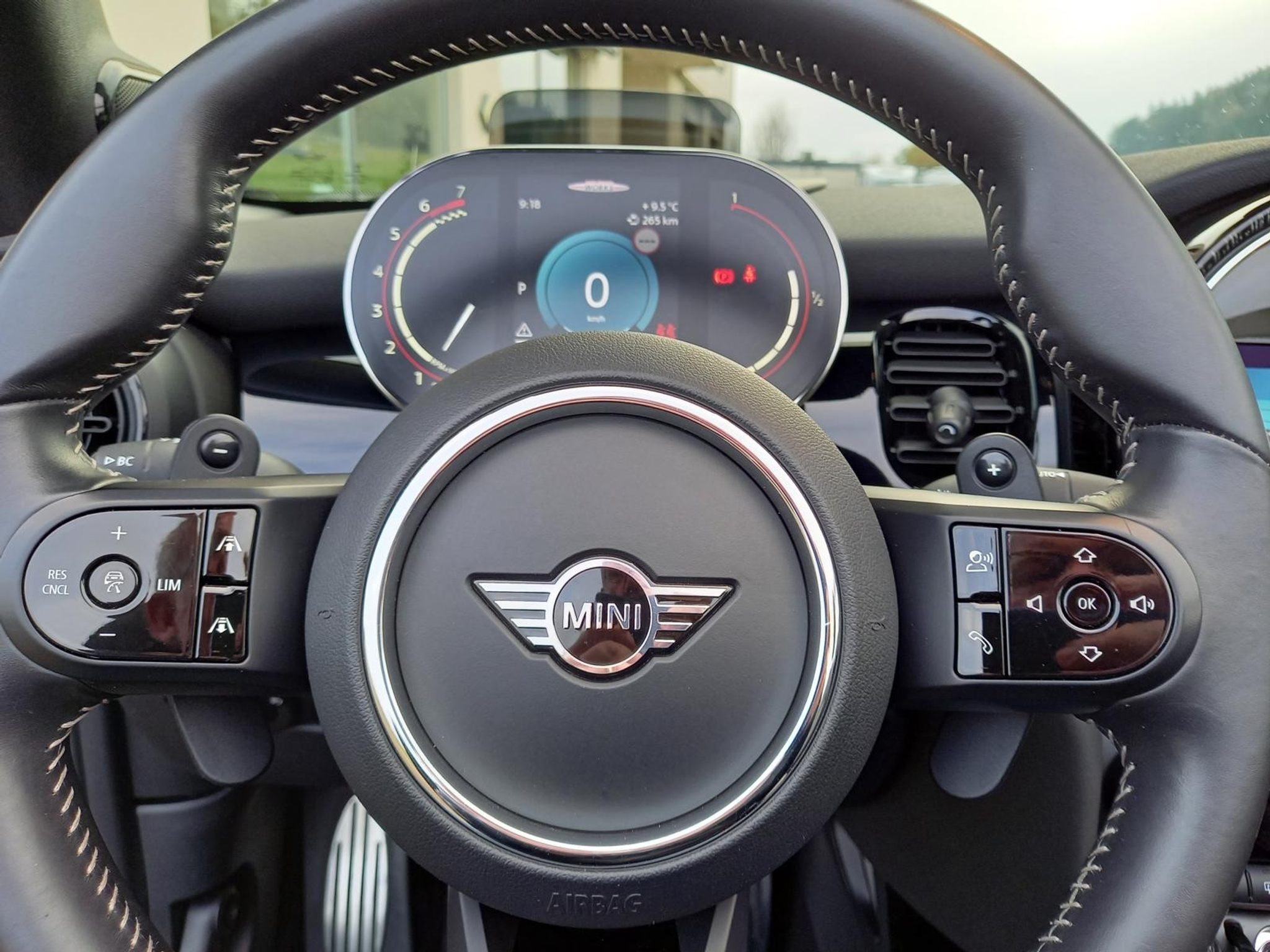 listing desktop thumbnail image 8