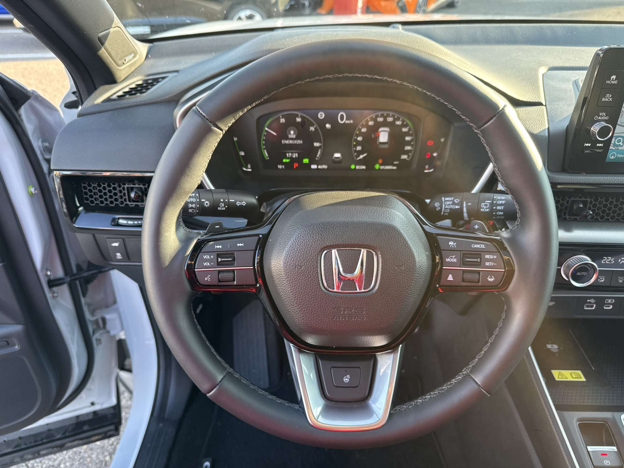 listing desktop thumbnail image 15