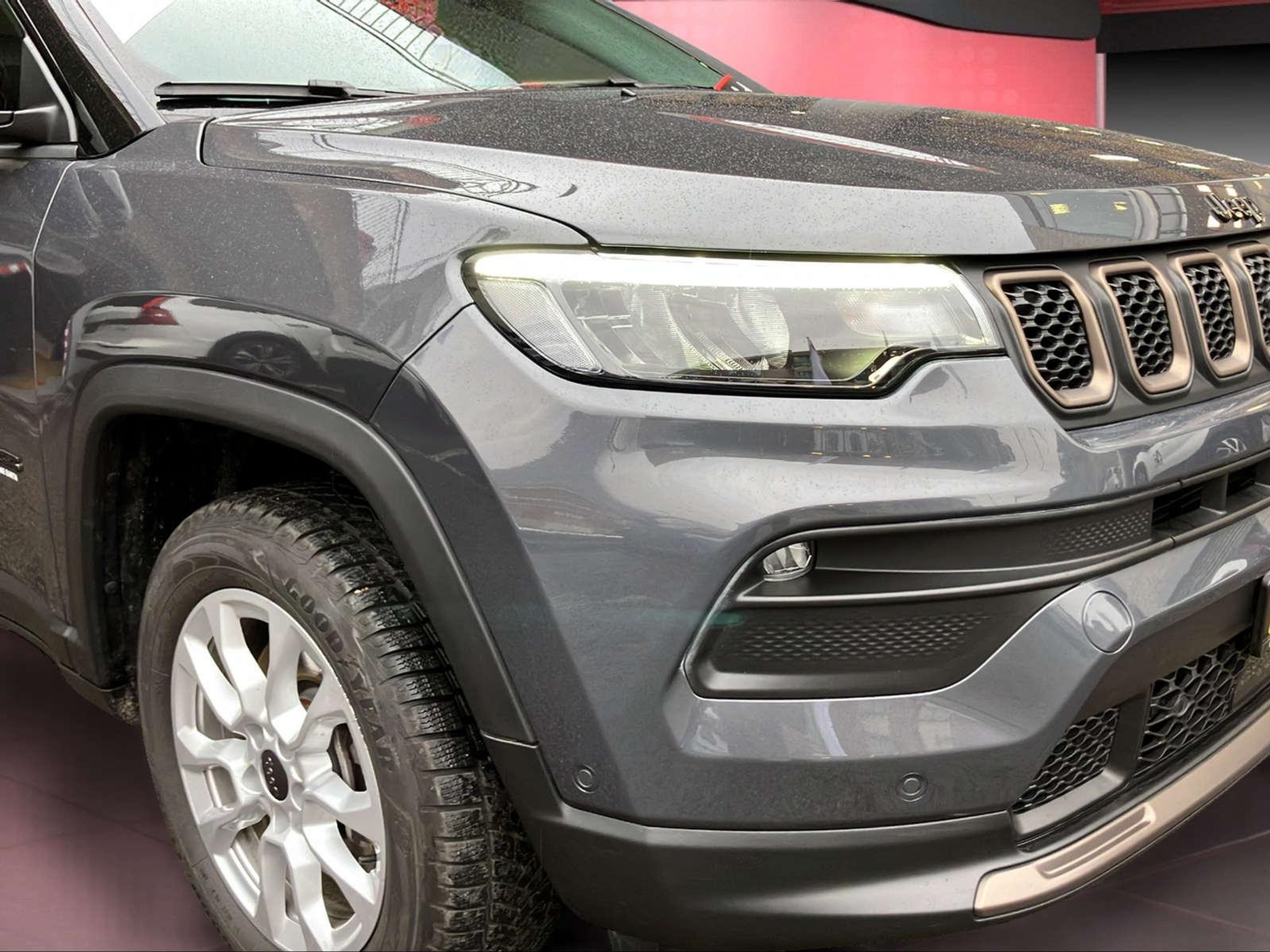 listing desktop thumbnail image 11