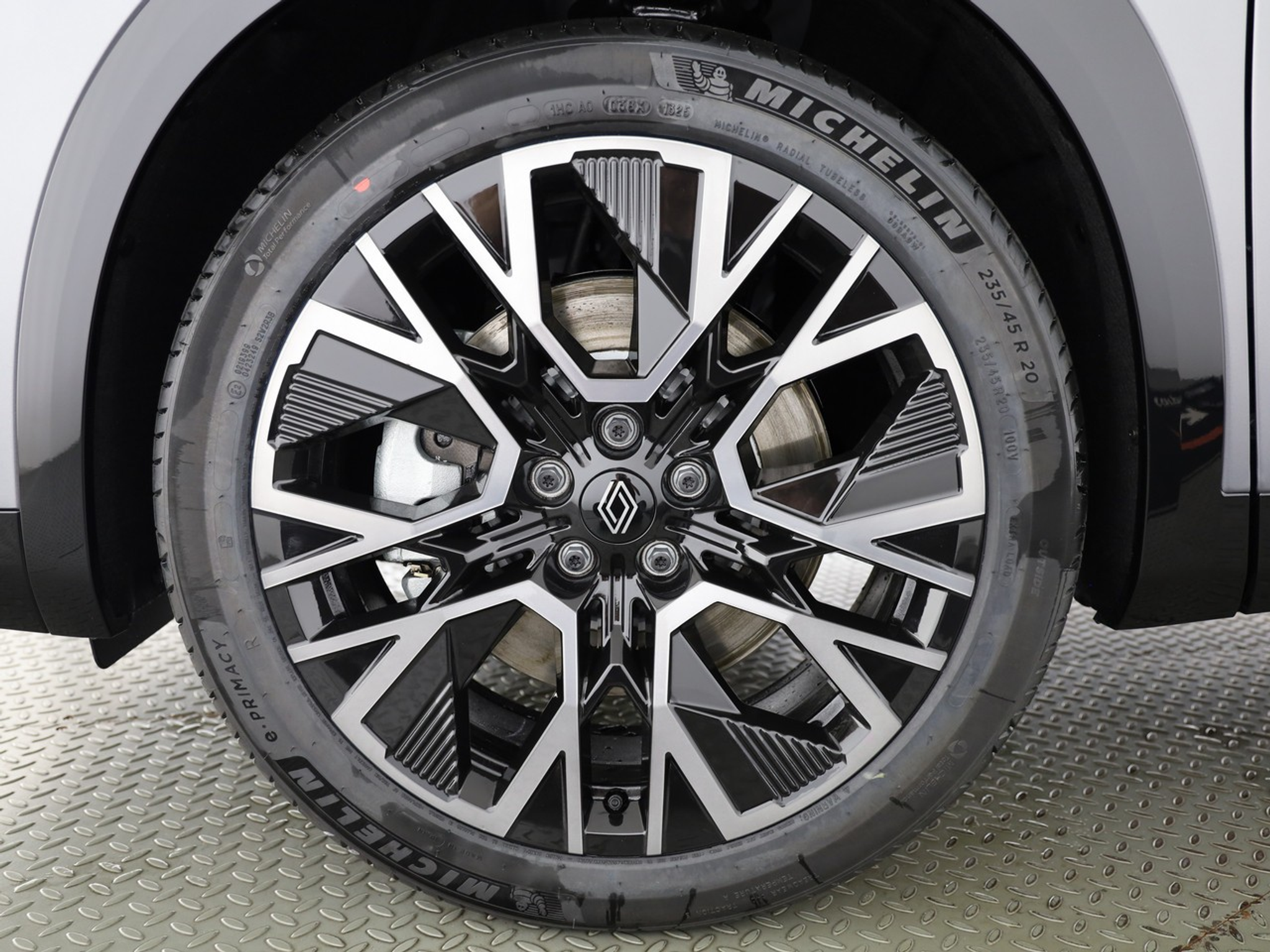 listing desktop thumbnail image 3