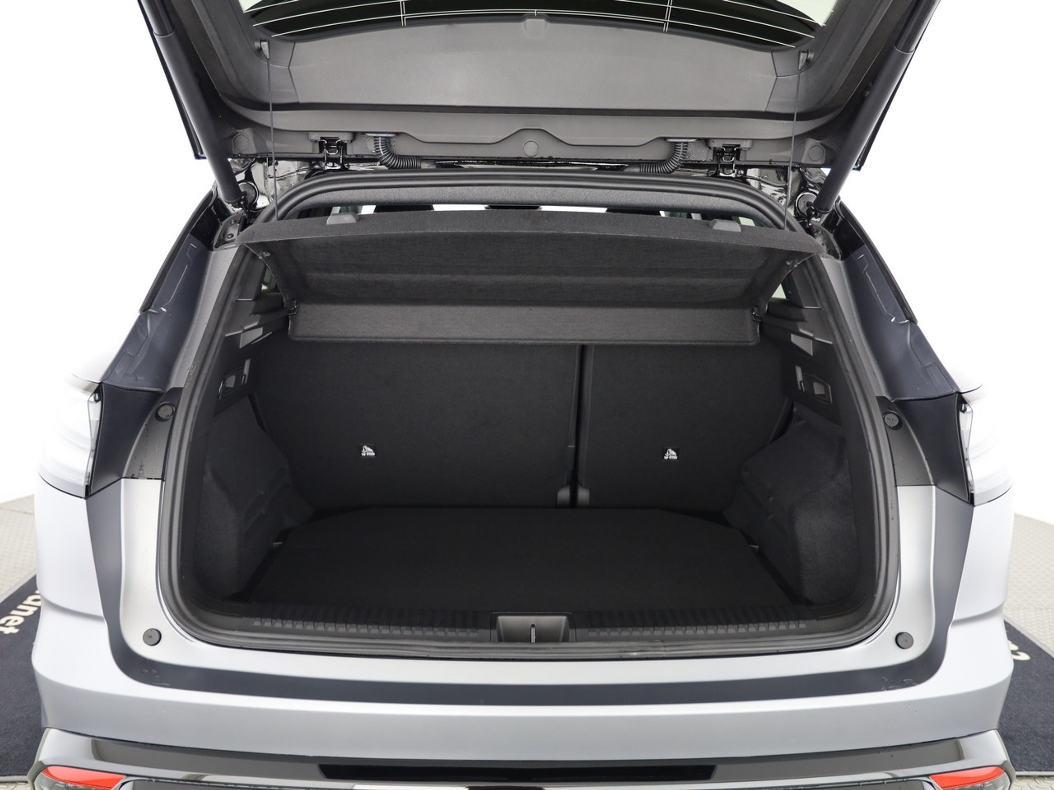 listing desktop thumbnail image 8