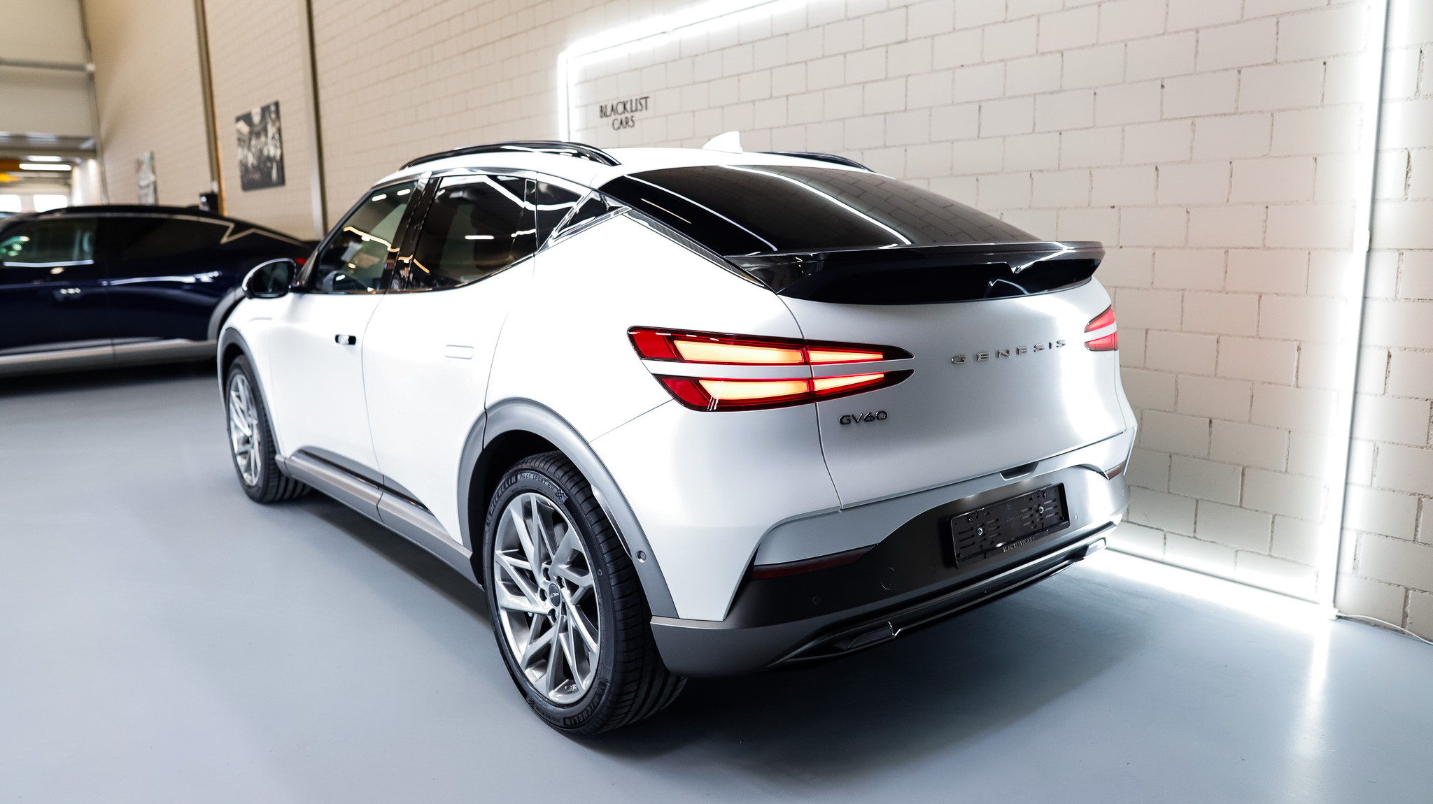 listing desktop thumbnail image 4