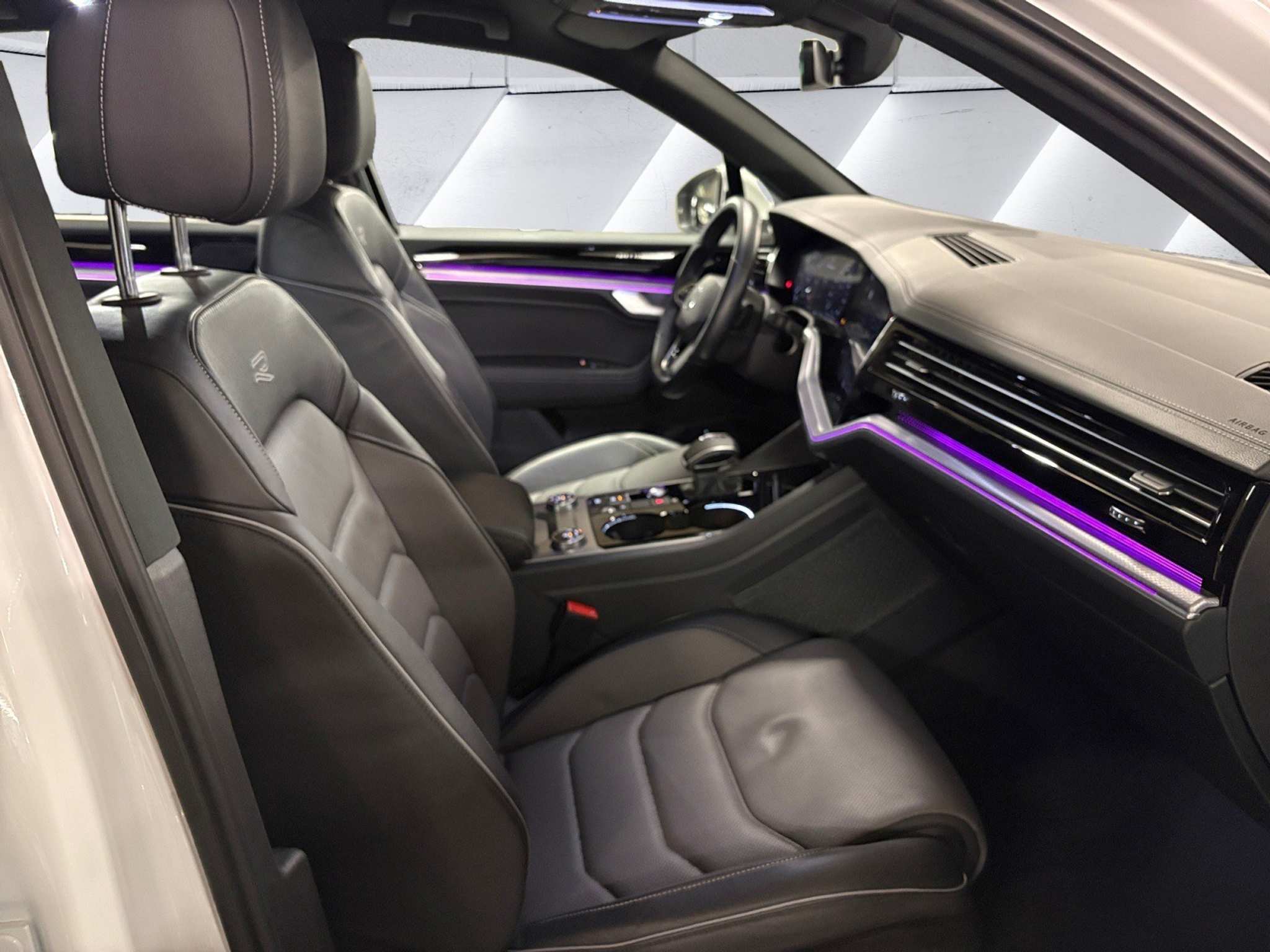 listing desktop thumbnail image 13