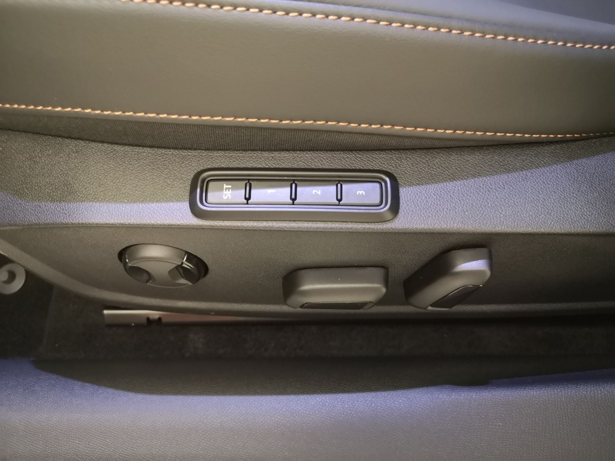 listing desktop thumbnail image 13