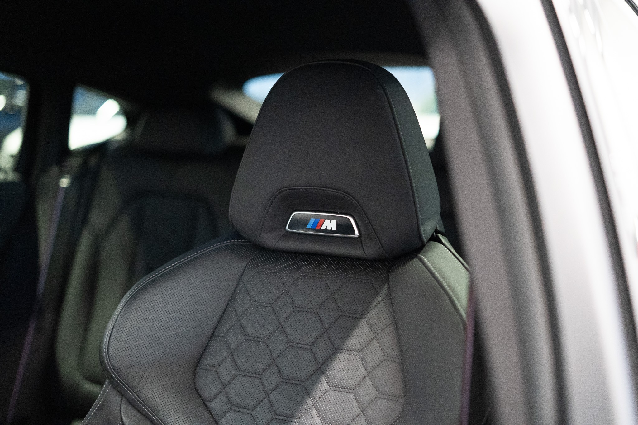 listing desktop thumbnail image 7