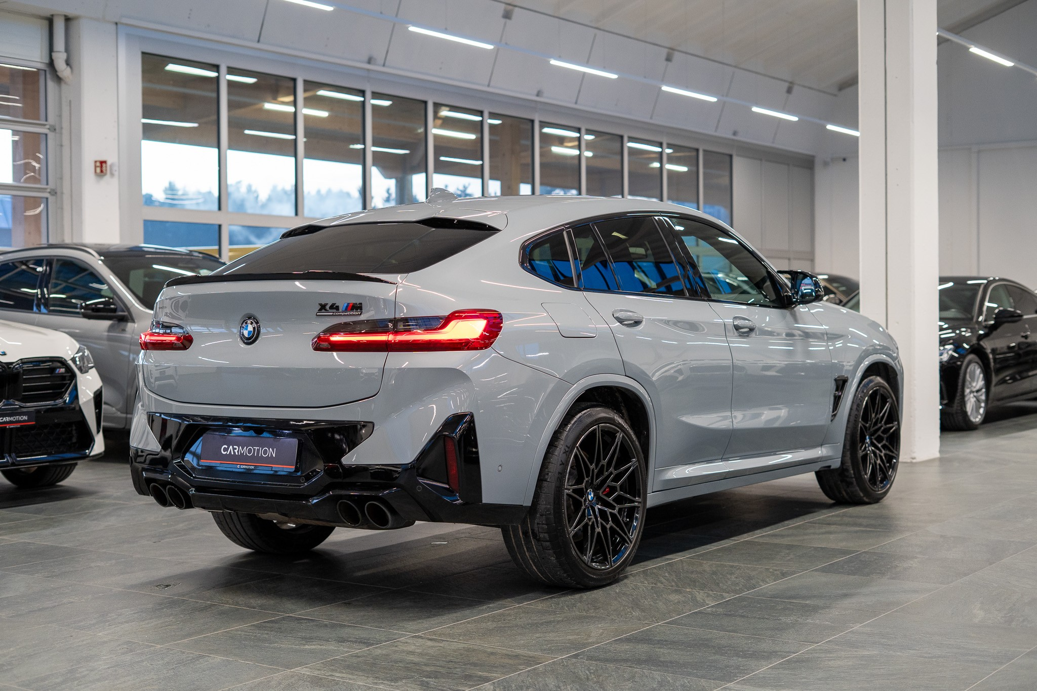 listing desktop thumbnail image 3