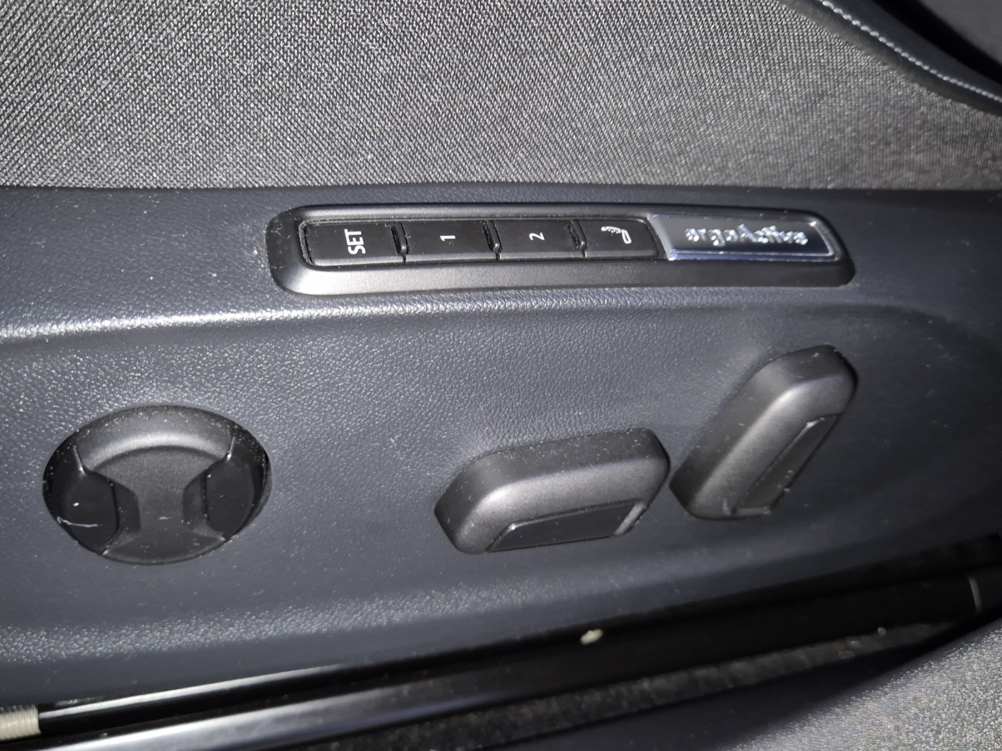 listing desktop thumbnail image 8