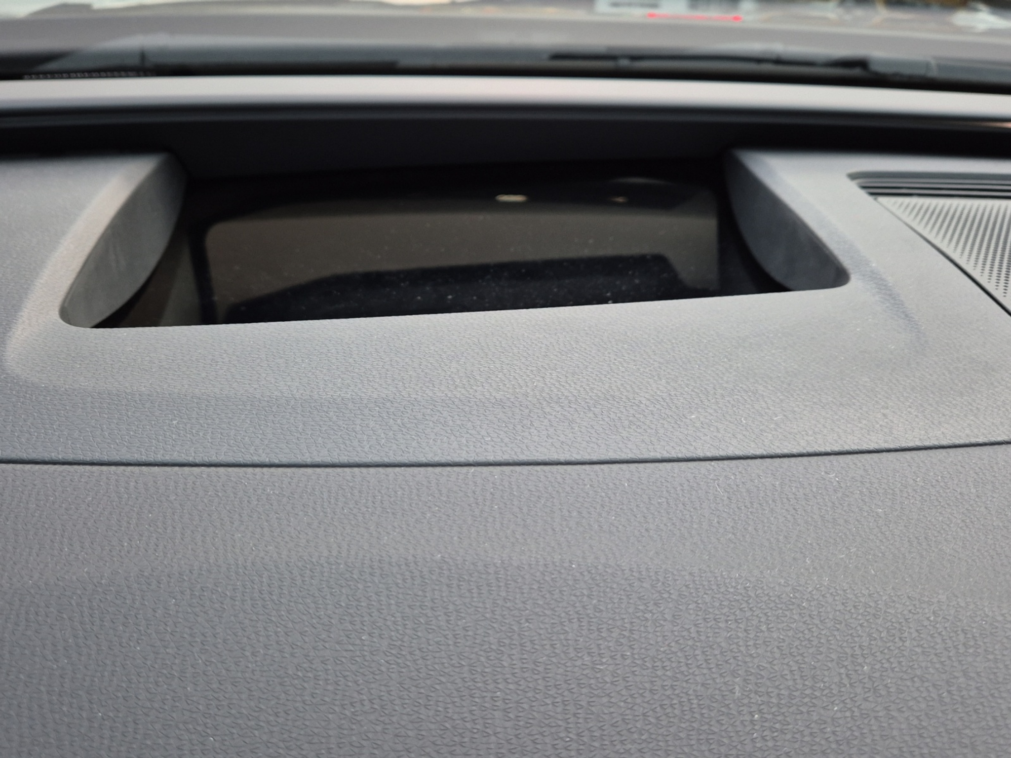 listing desktop thumbnail image 24