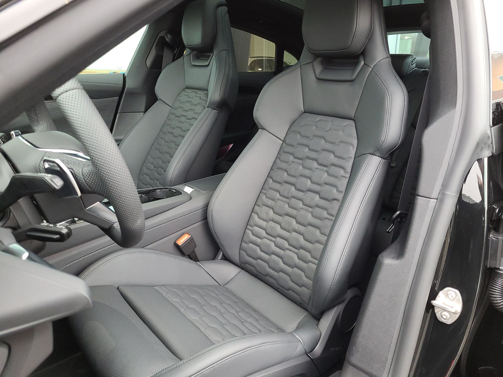 listing desktop thumbnail image 8