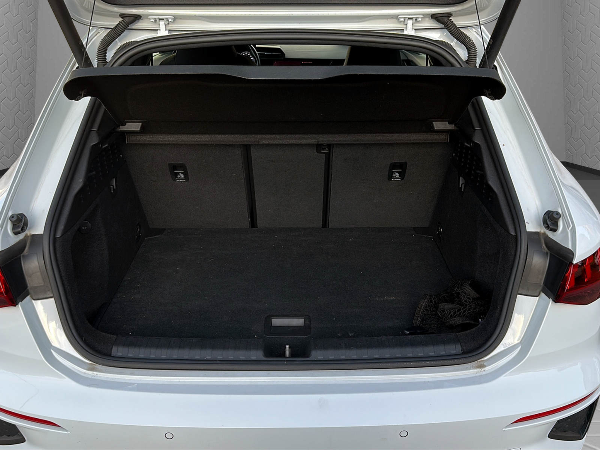 listing desktop thumbnail image 9