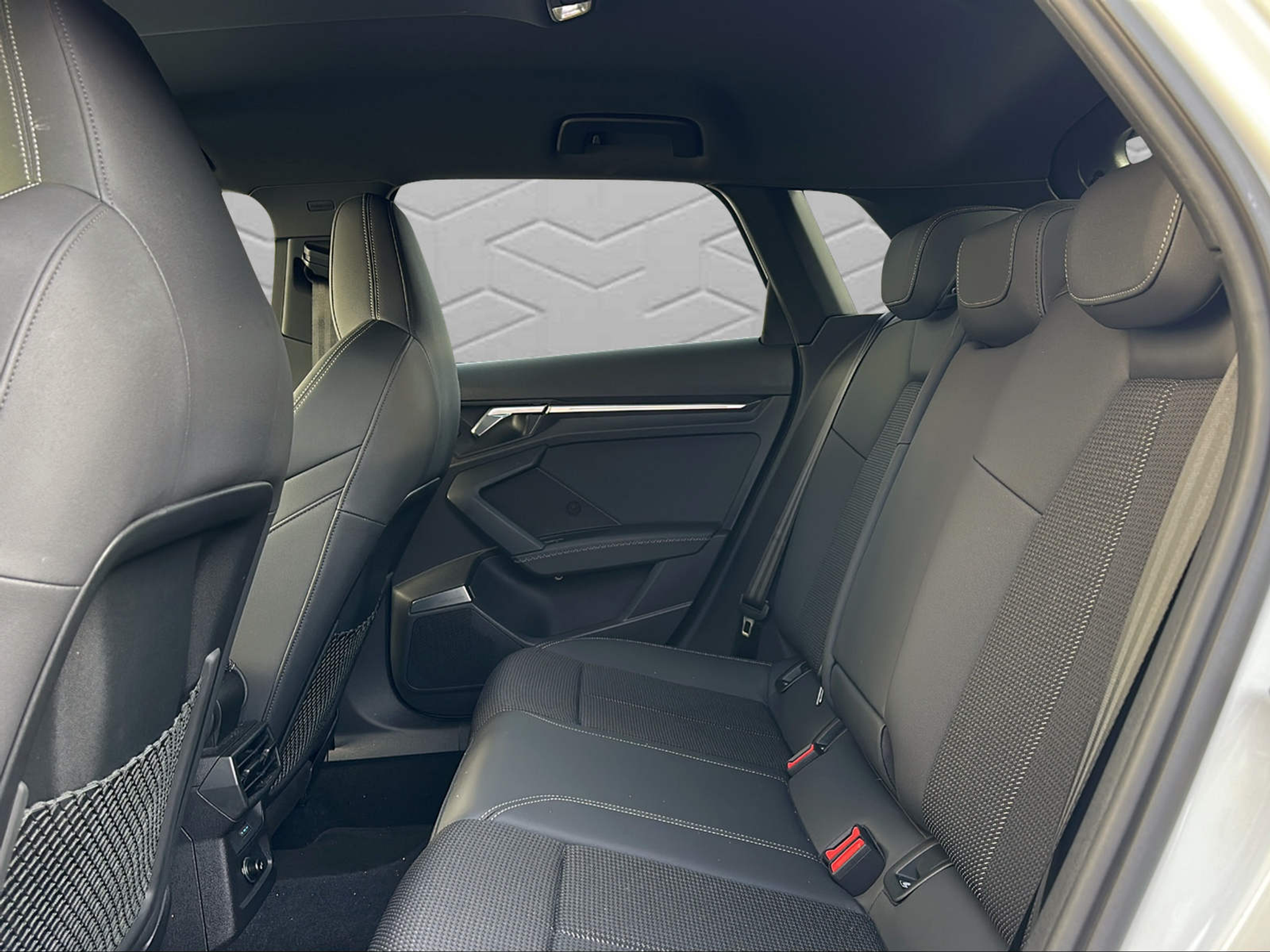 listing desktop thumbnail image 15