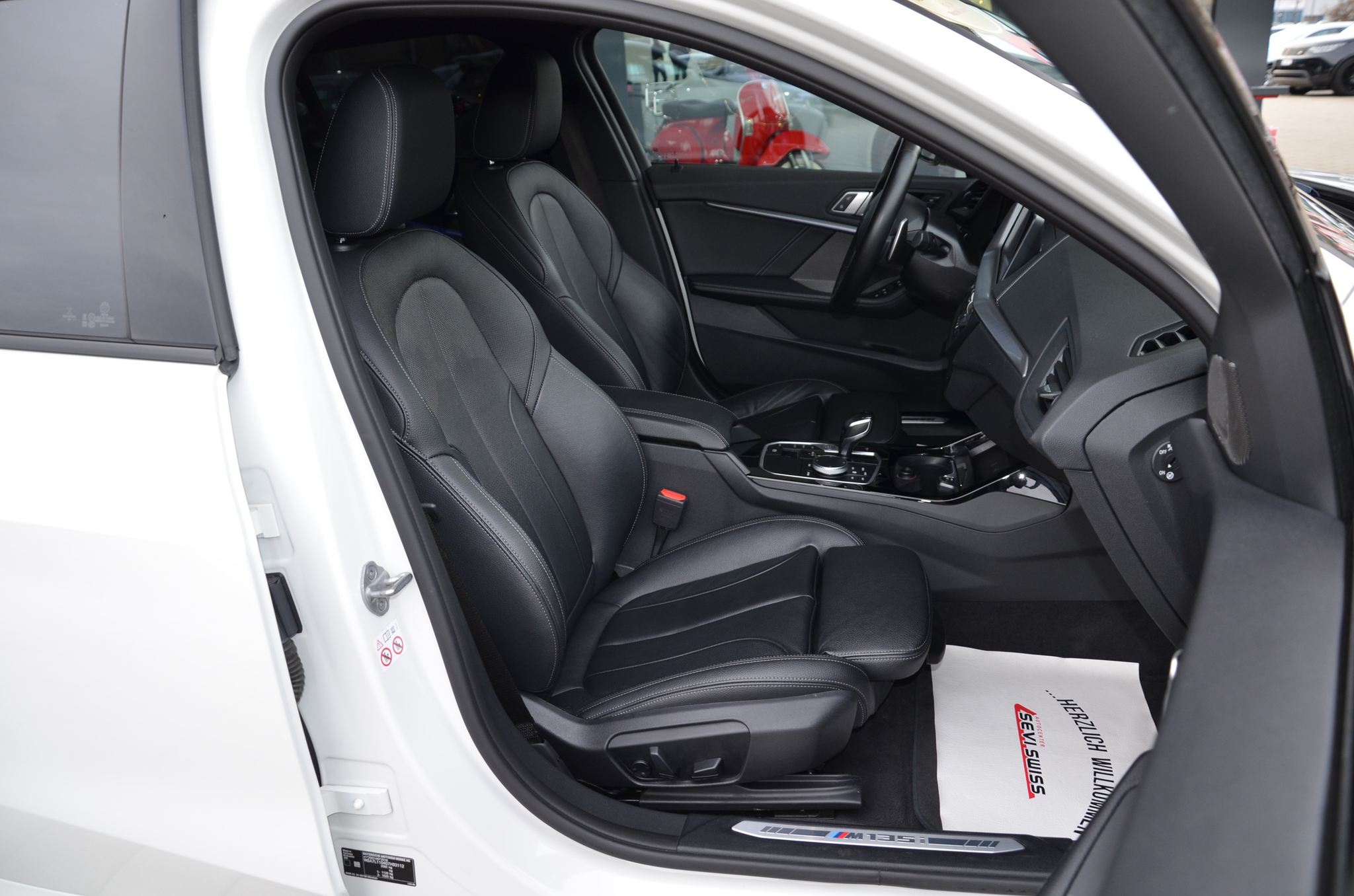 listing desktop thumbnail image 15