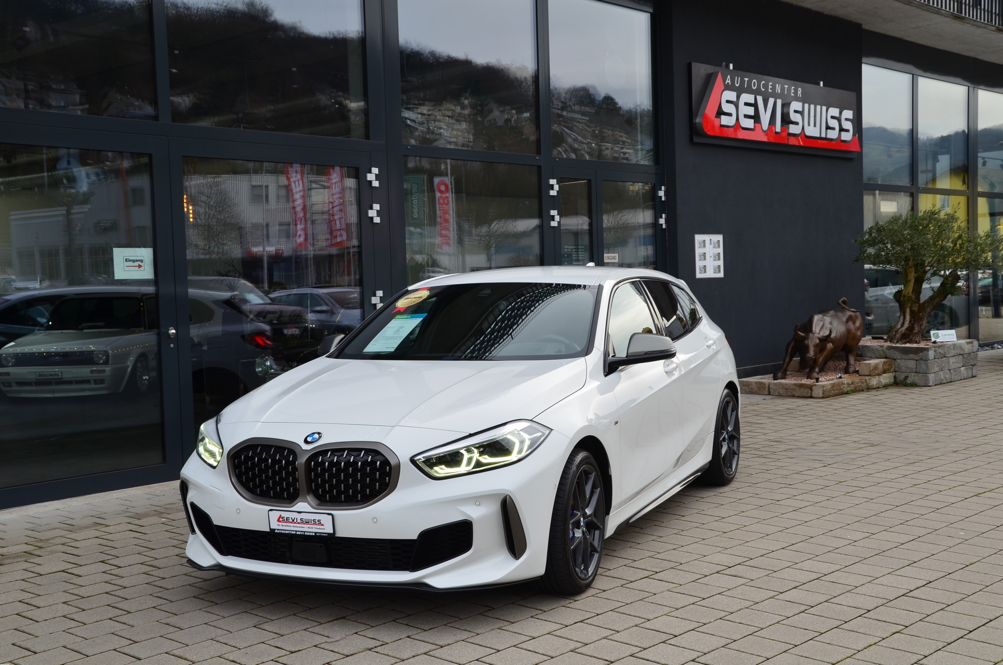 listing desktop thumbnail image 8