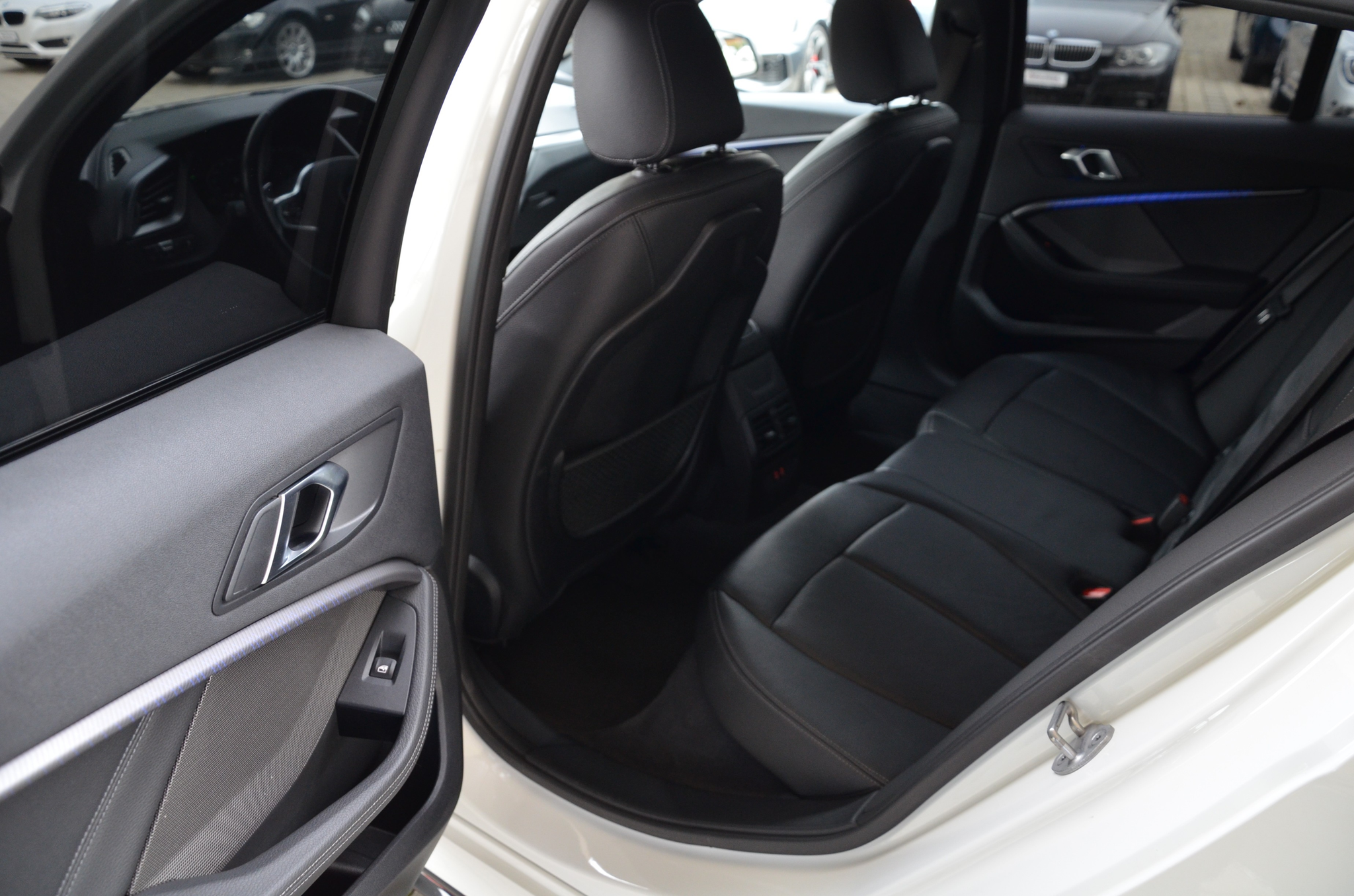 listing desktop thumbnail image 14