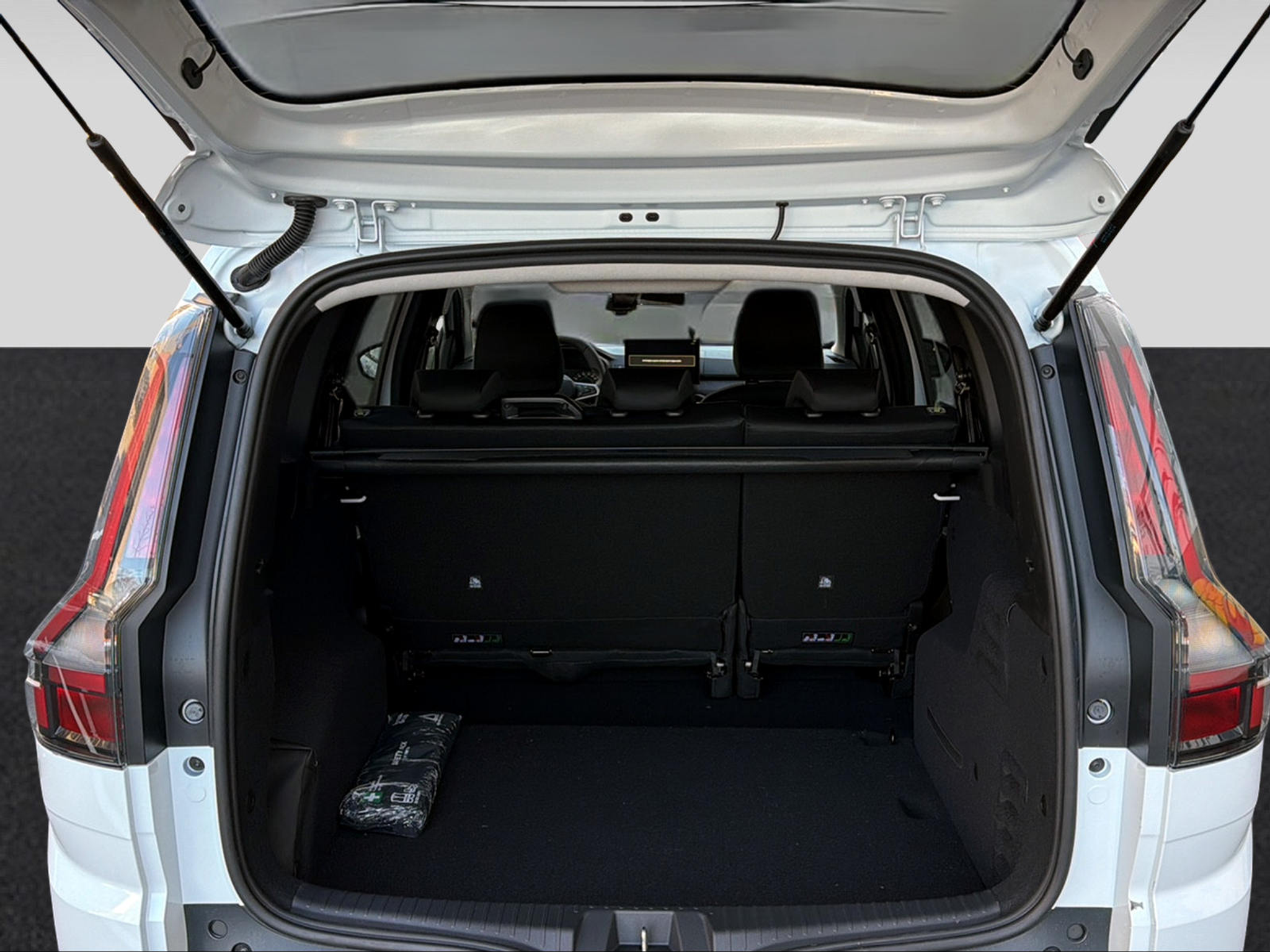 listing desktop thumbnail image 12