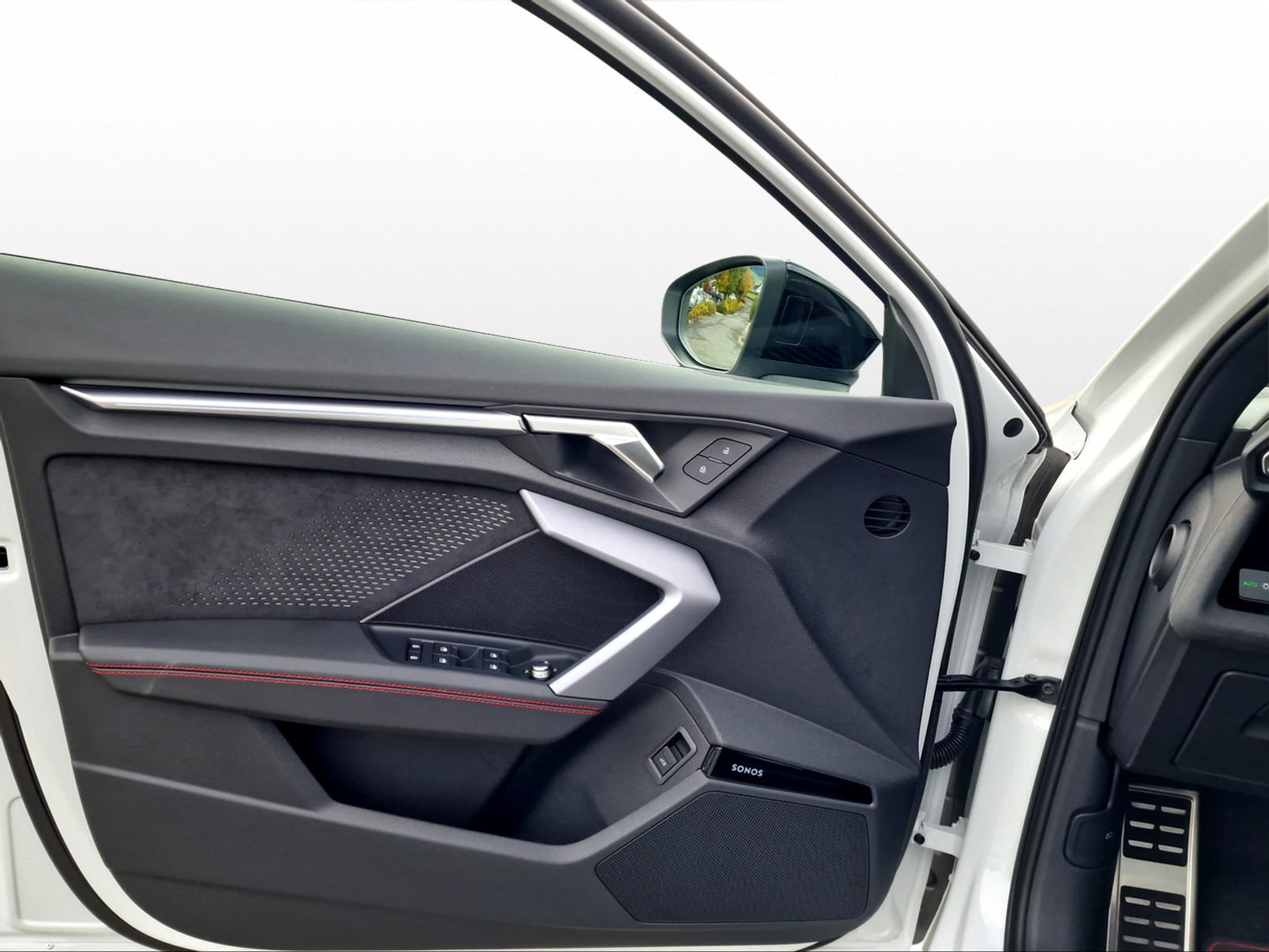 listing desktop thumbnail image 9