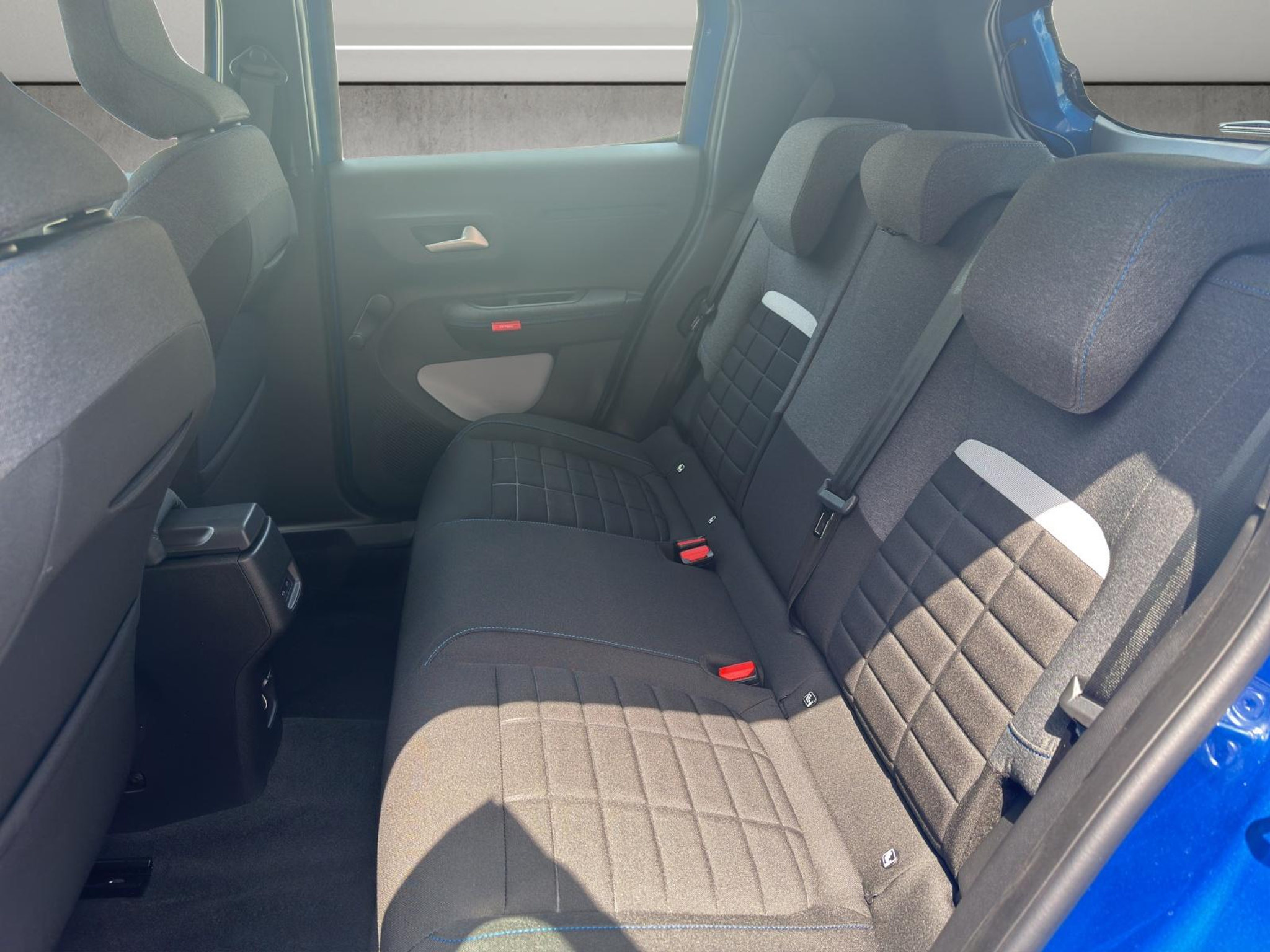 listing desktop thumbnail image 15