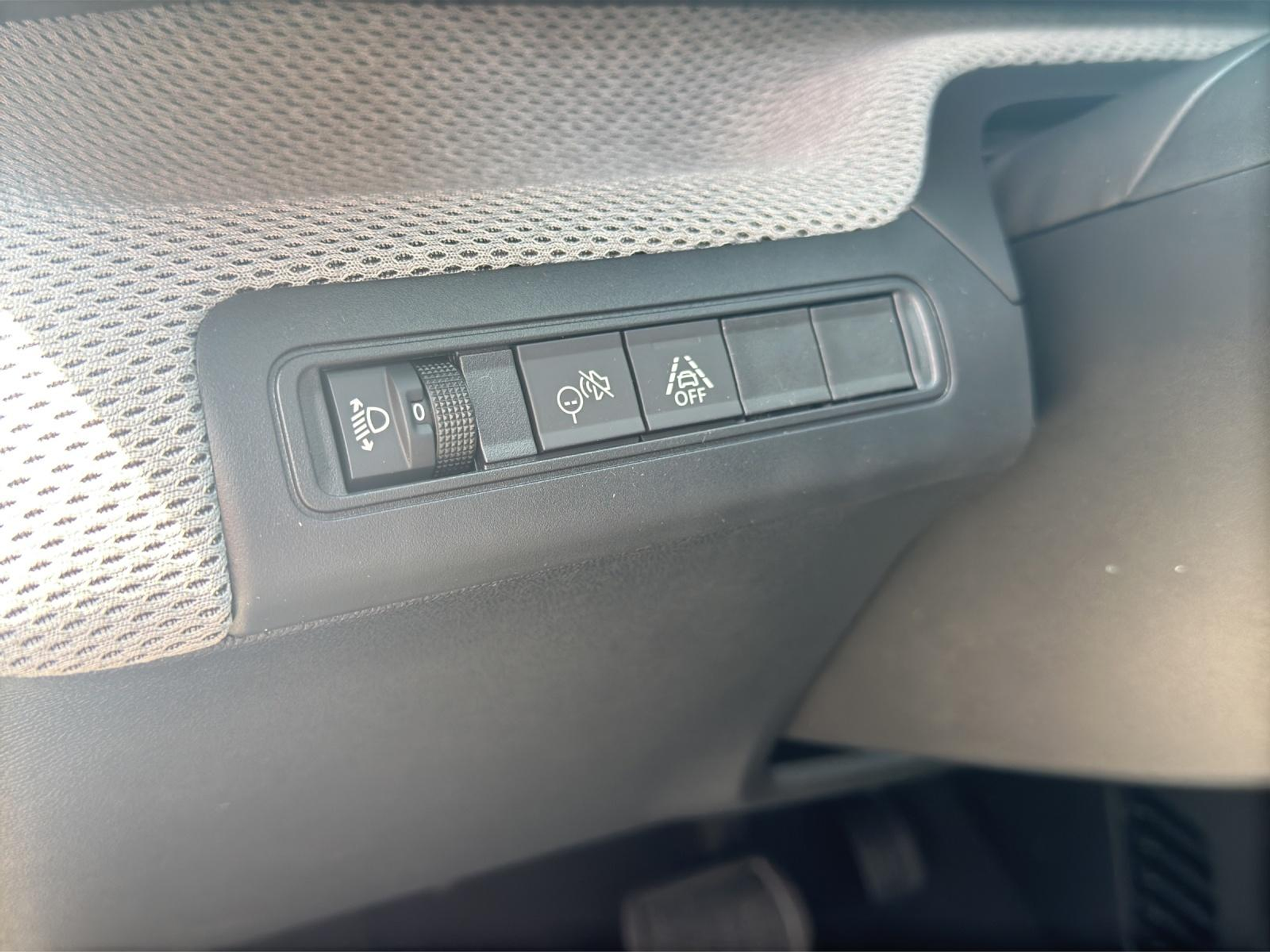 listing desktop thumbnail image 11