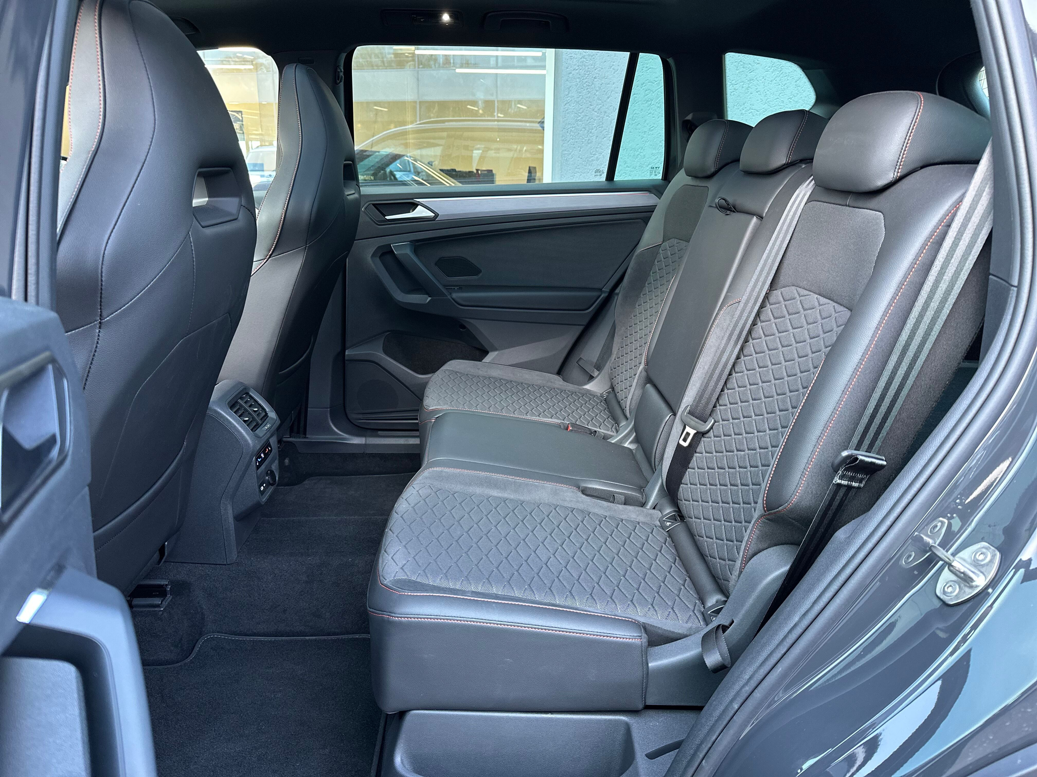 listing desktop thumbnail image 10