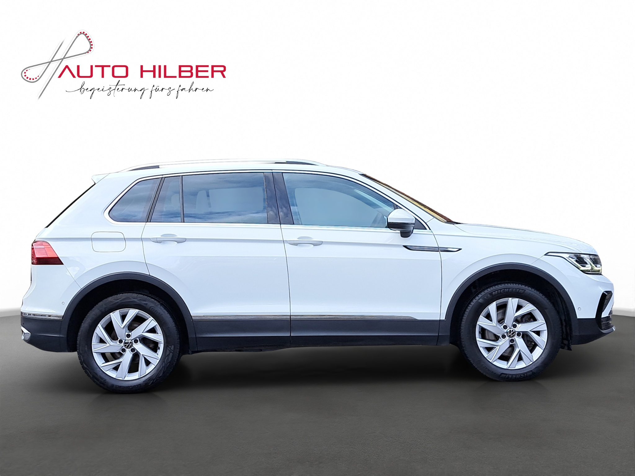 listing desktop thumbnail image 12