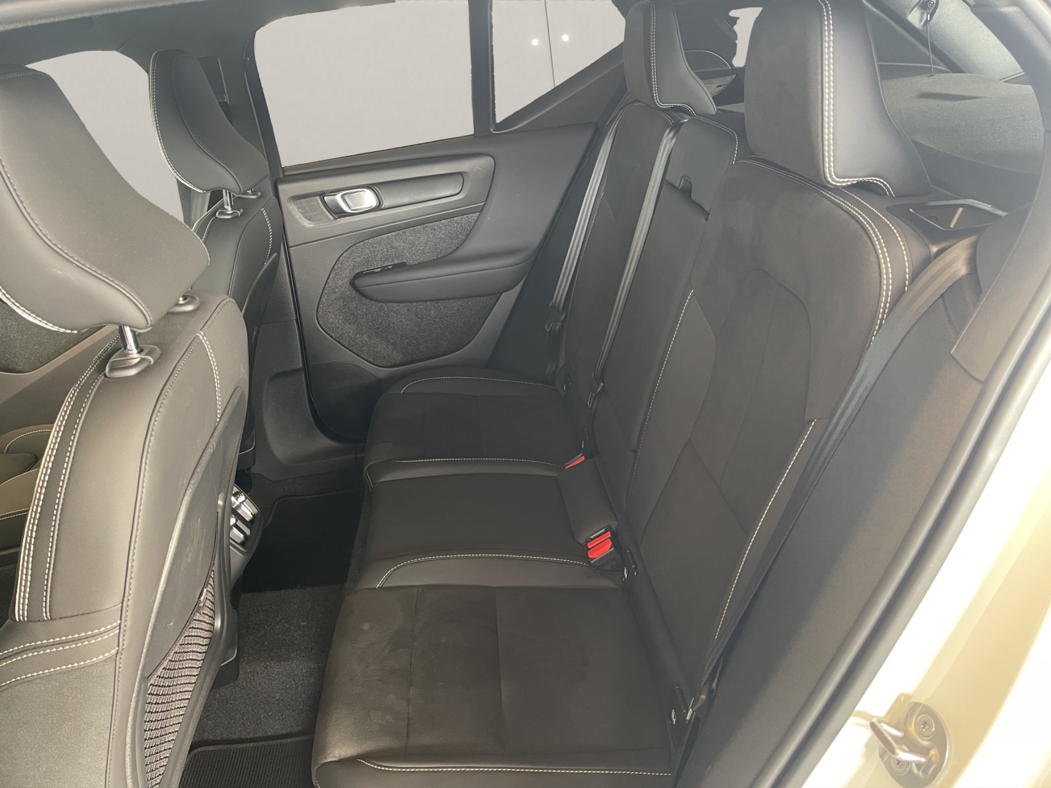 listing desktop thumbnail image 9