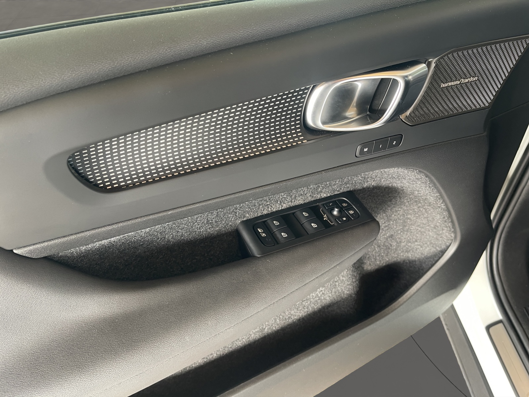 listing desktop thumbnail image 13