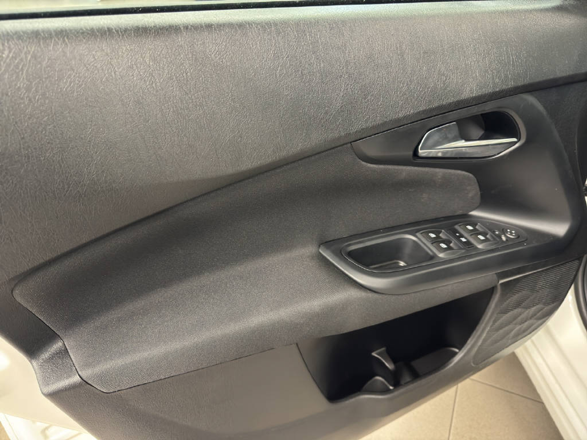 listing desktop thumbnail image 14