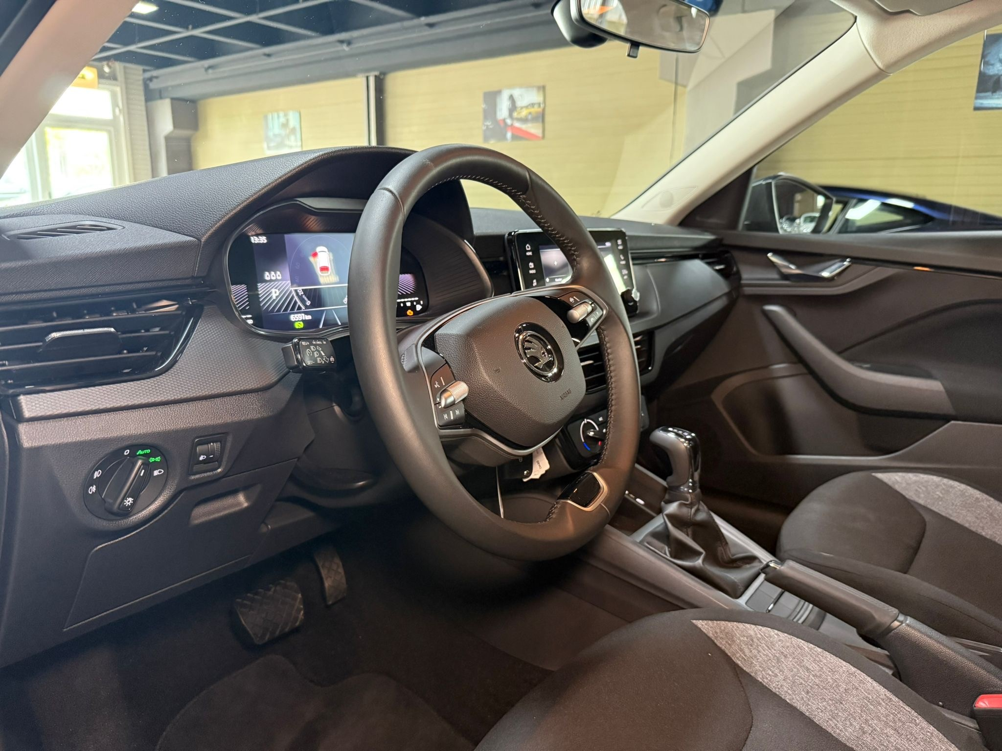 listing desktop thumbnail image 8