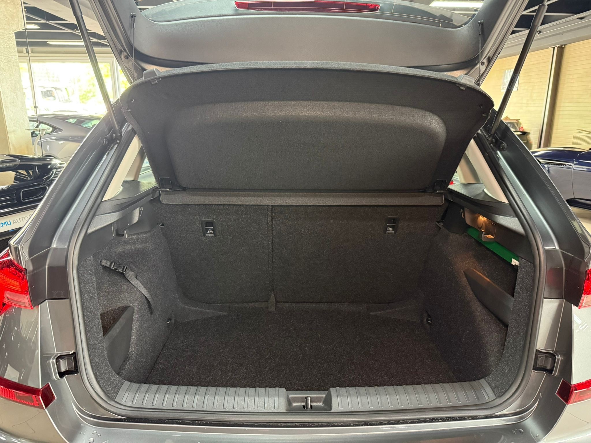 listing desktop thumbnail image 15