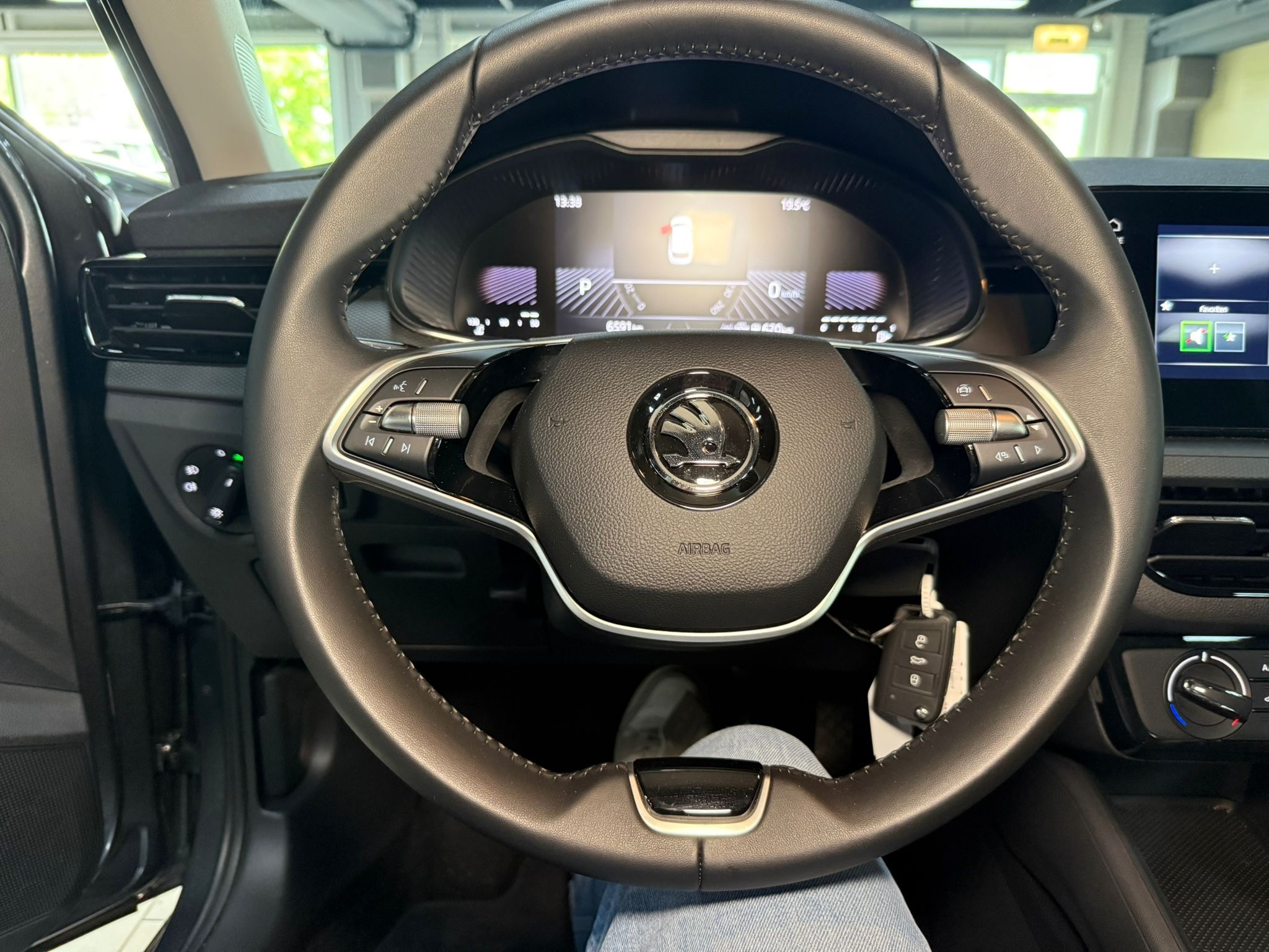 listing desktop thumbnail image 16