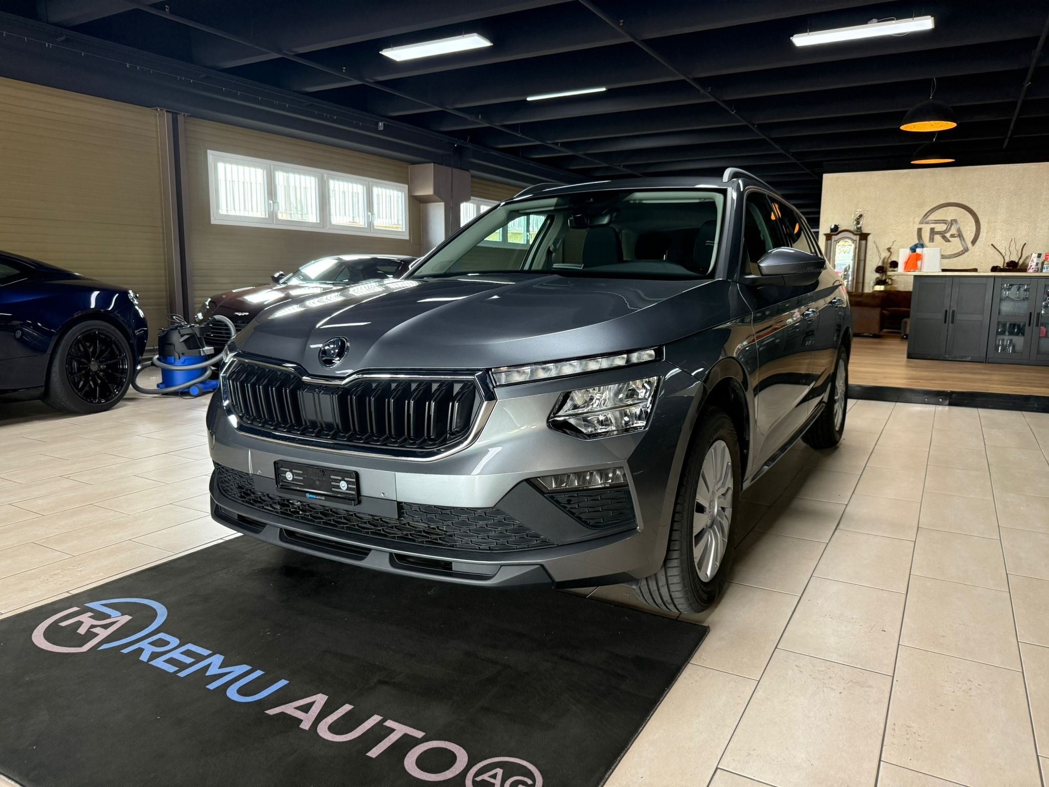 listing desktop thumbnail image 4