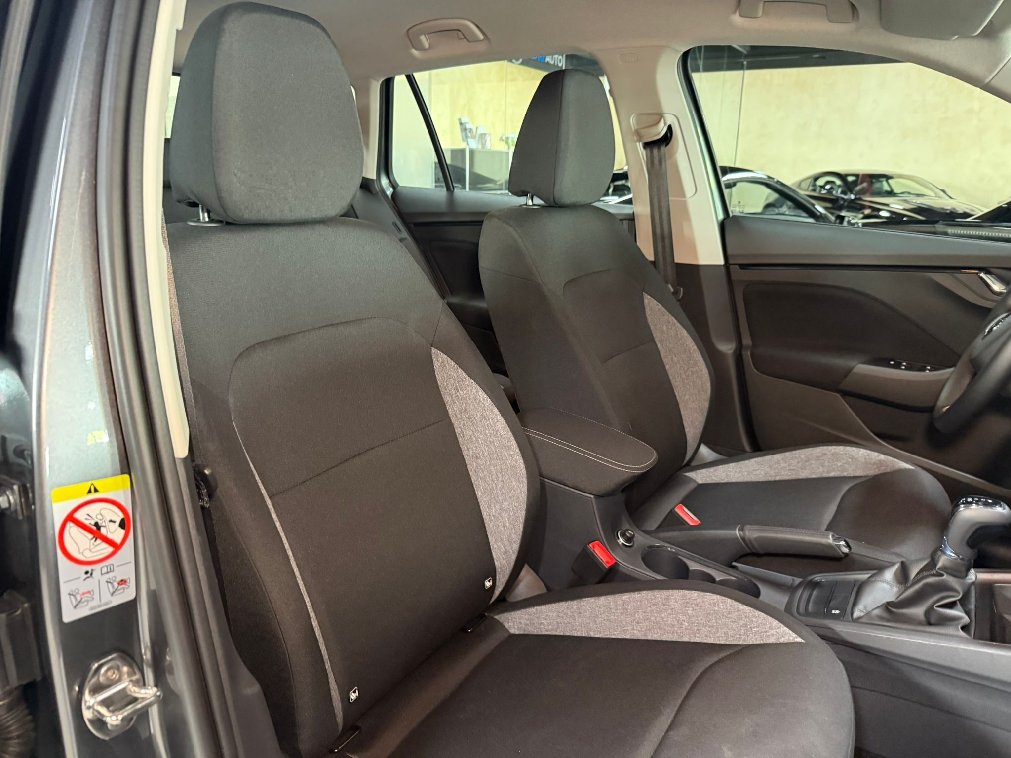 listing desktop thumbnail image 11