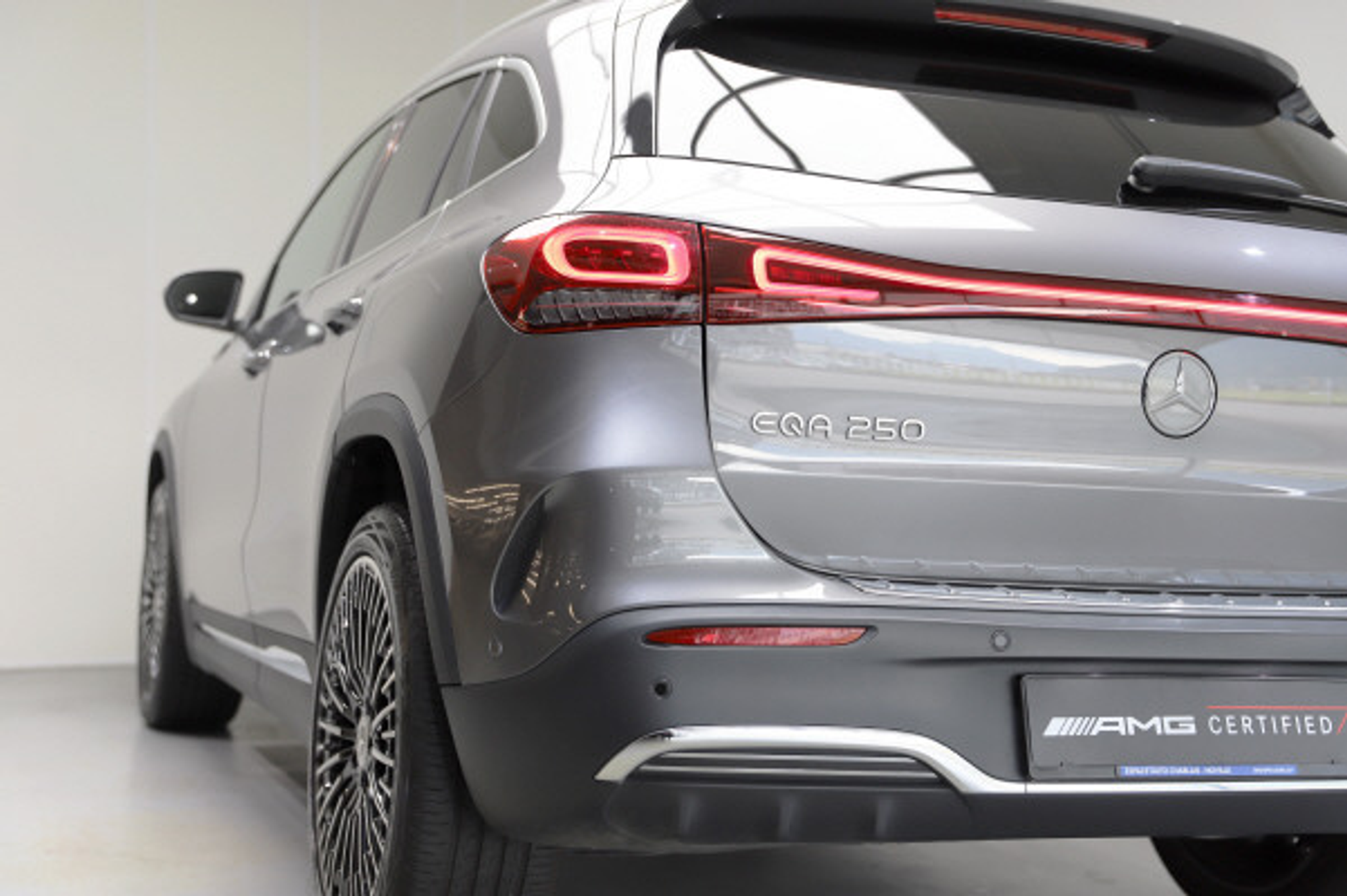 listing desktop thumbnail image 3