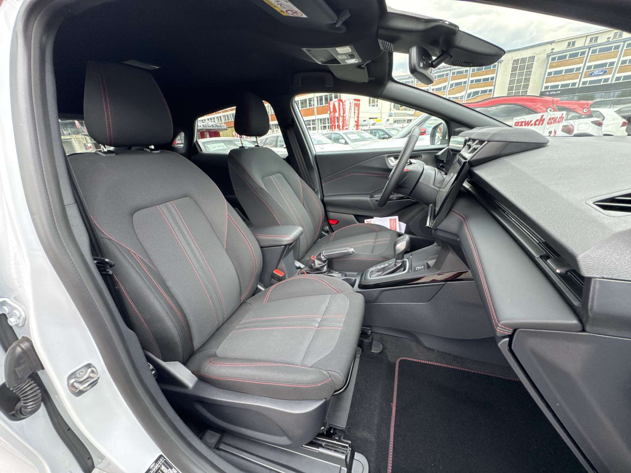 listing desktop thumbnail image 11