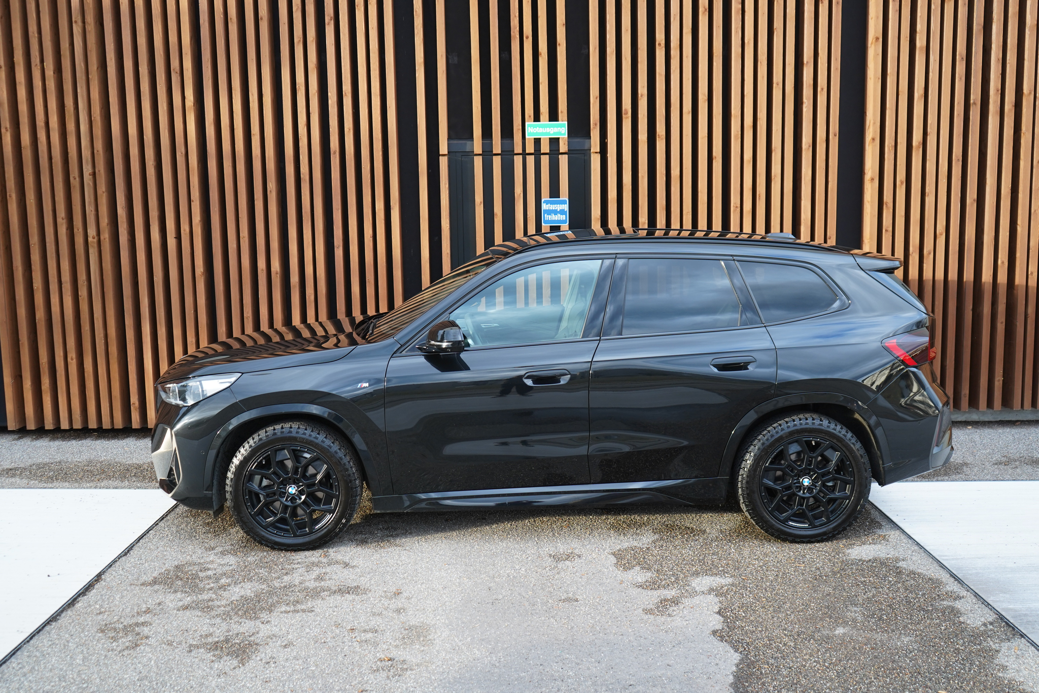 listing desktop thumbnail image 5