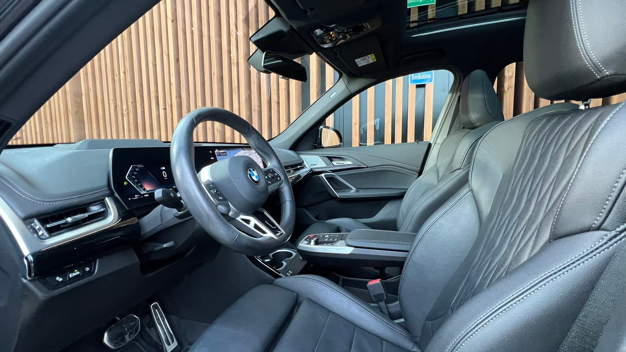 listing desktop thumbnail image 25