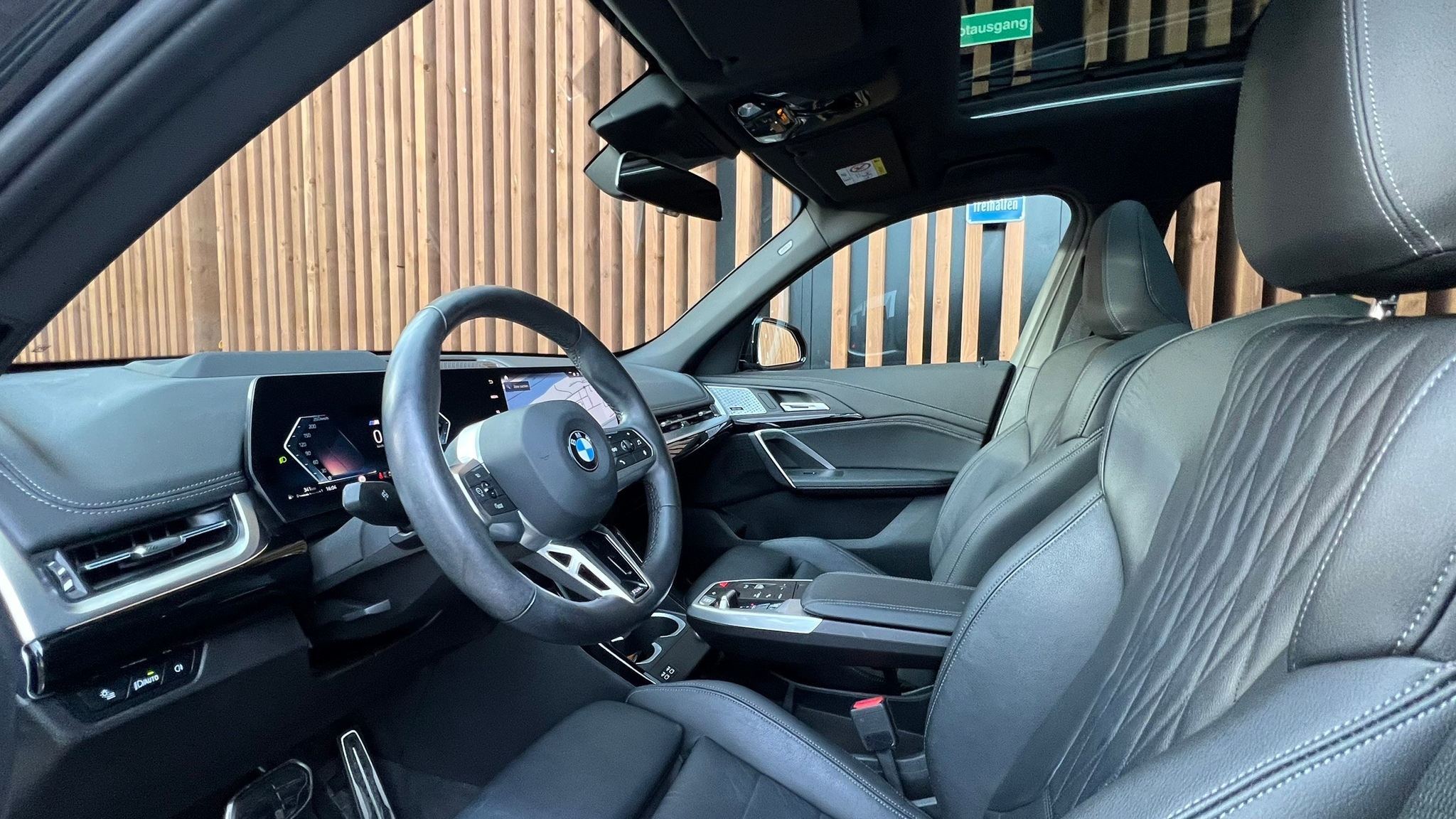 listing desktop thumbnail image 23