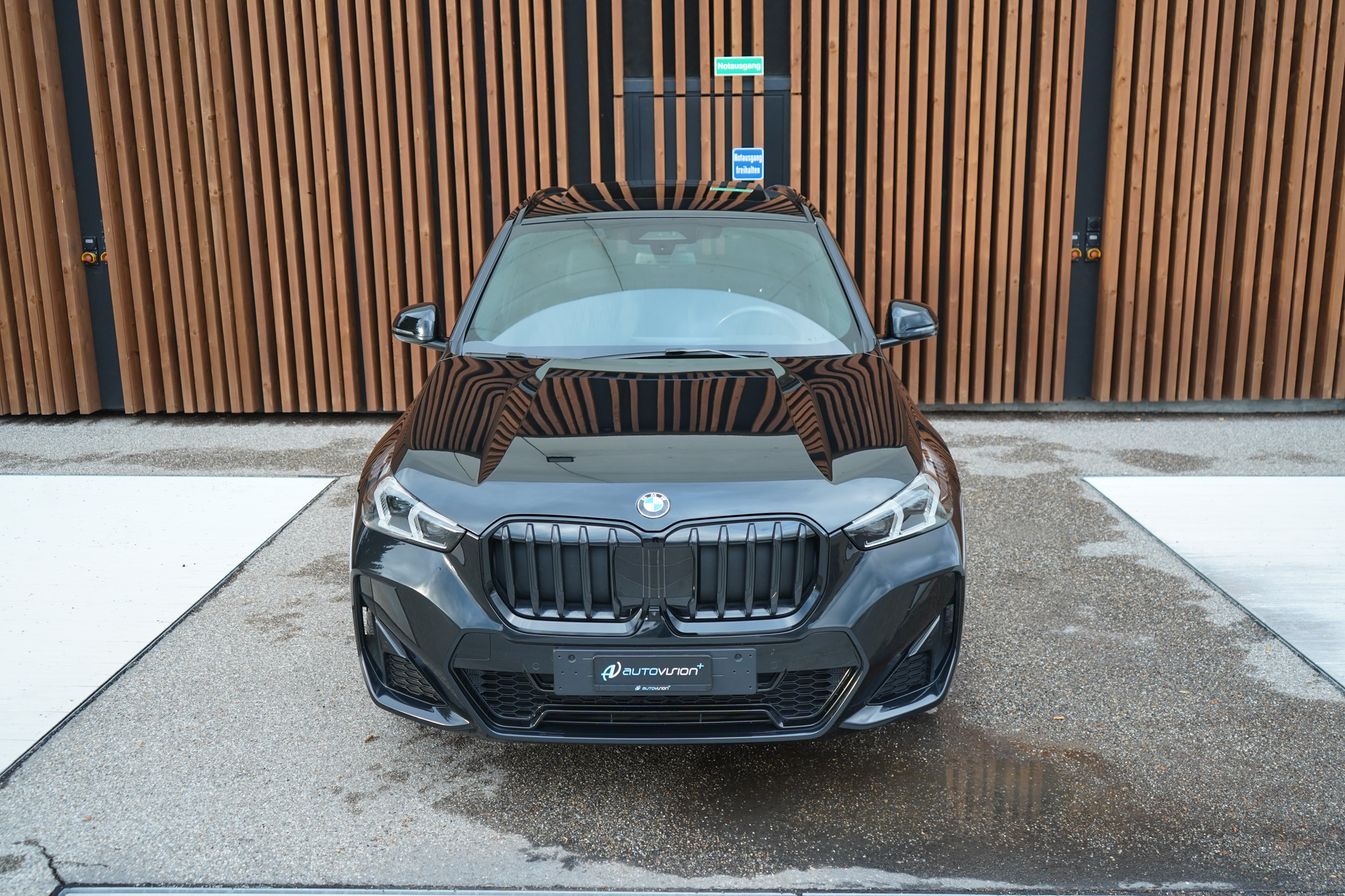 listing desktop thumbnail image 12