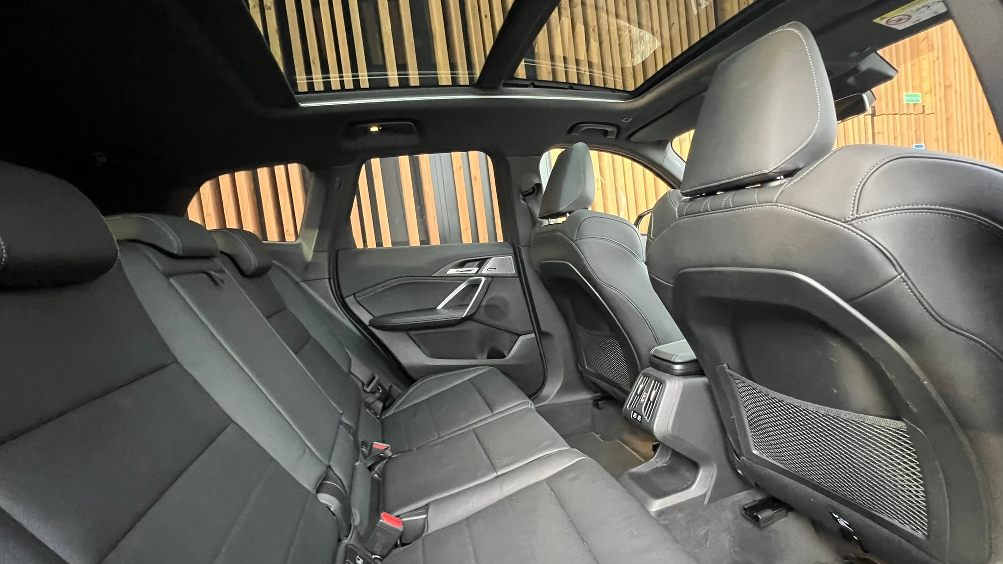 listing desktop thumbnail image 28